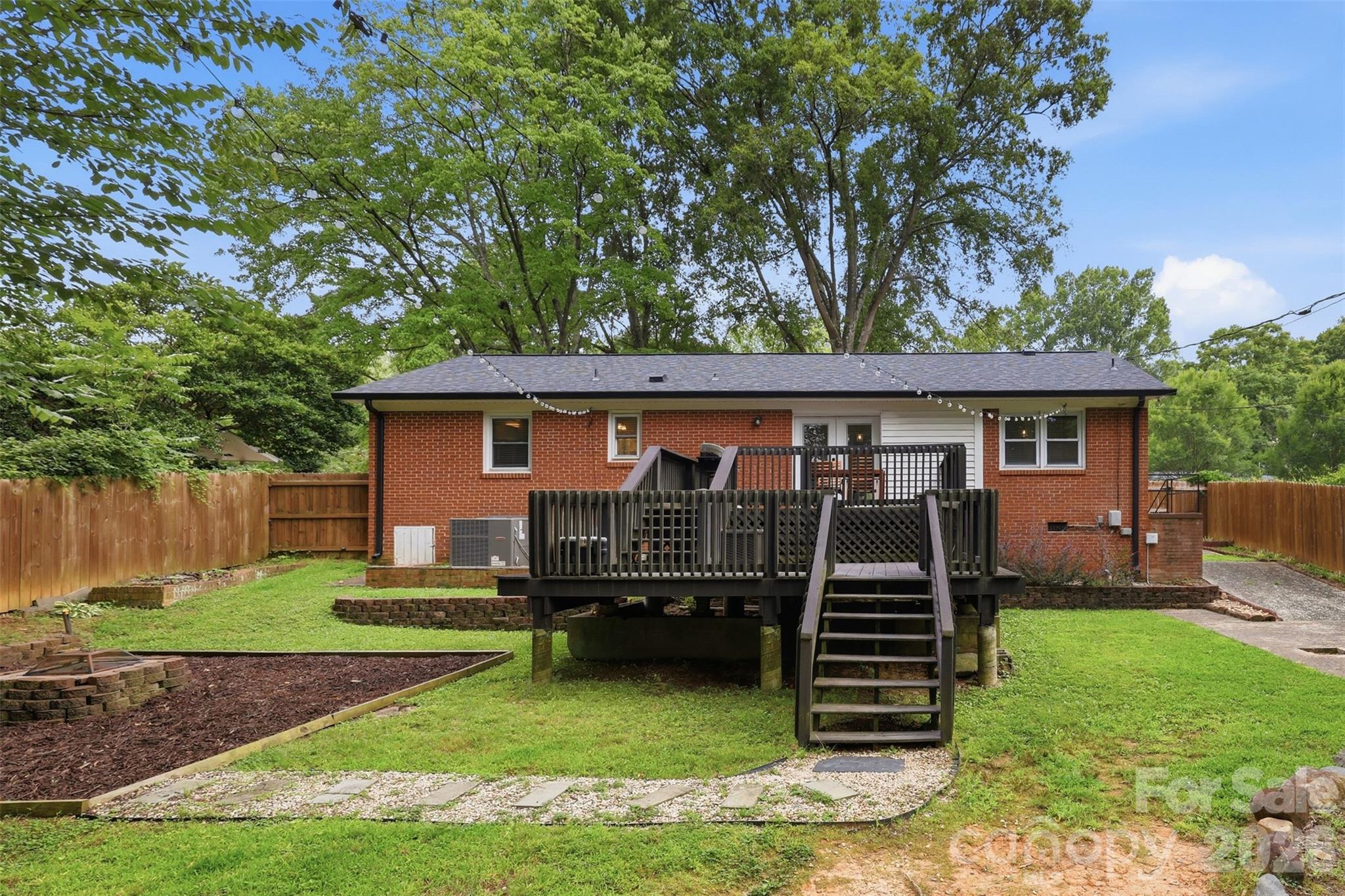 3628 Winterfield Pl, Charlotte, NC 28205