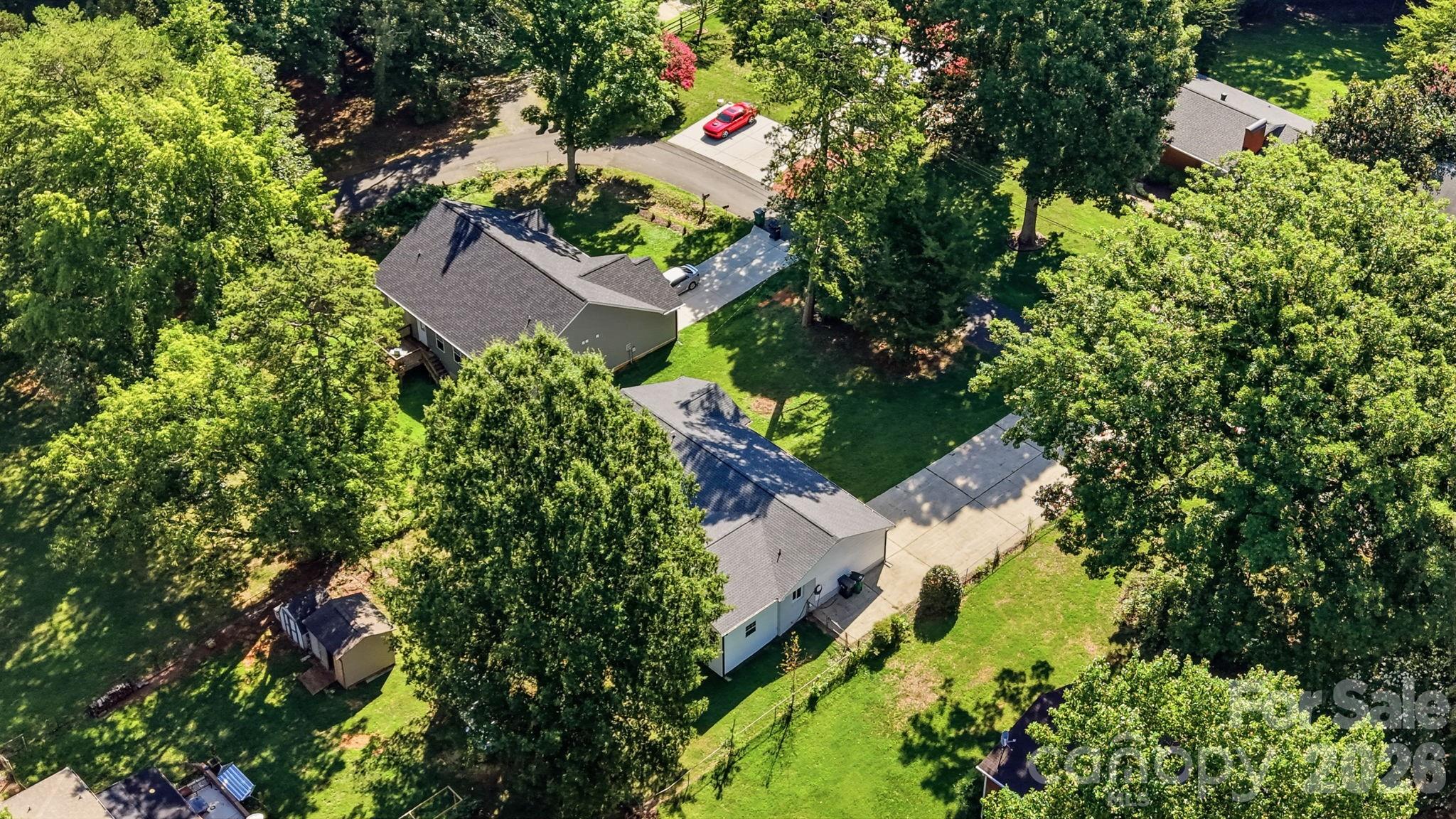 1041 Watts Dr, Charlotte, NC 28216