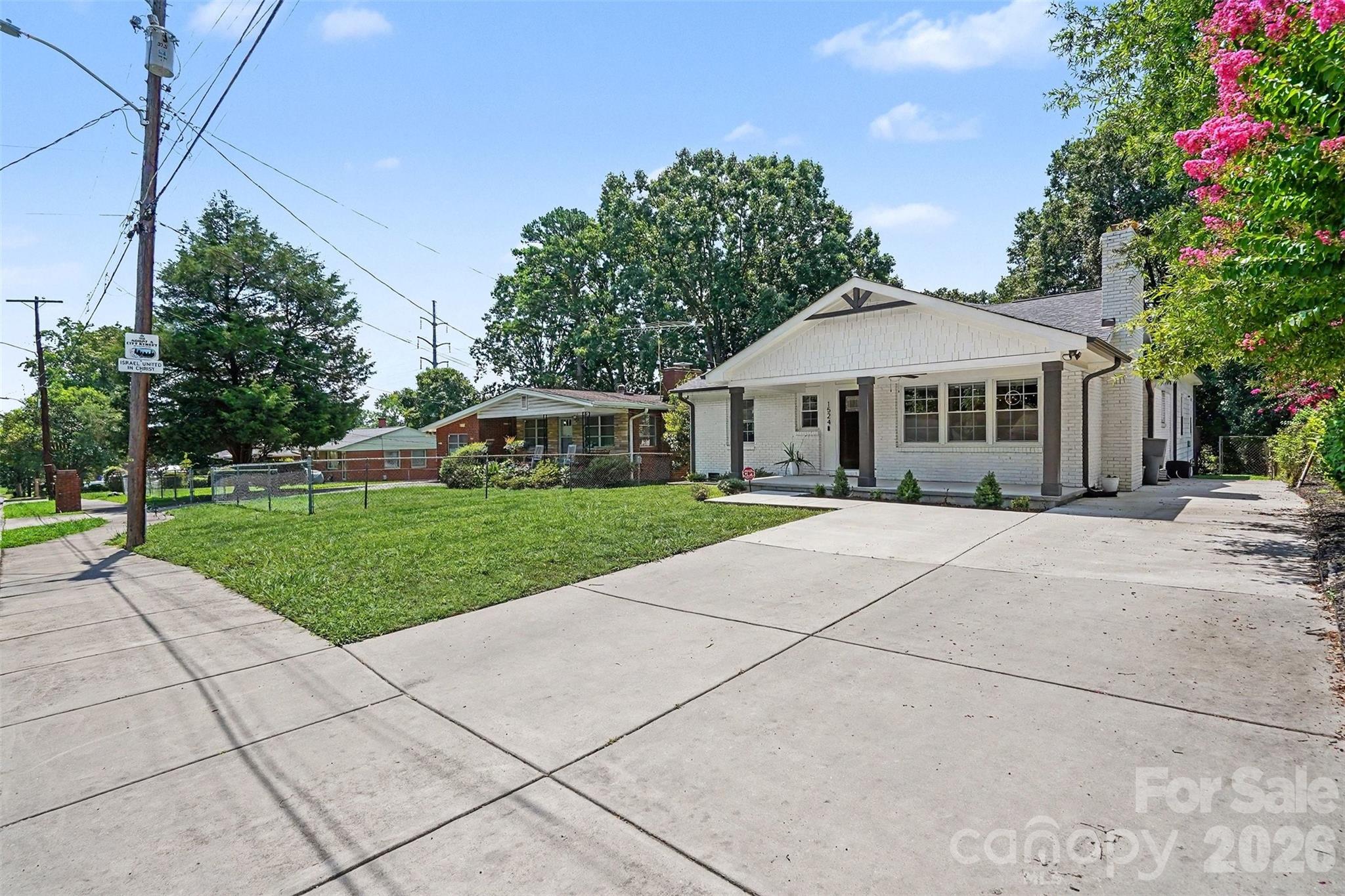 1524 Newcastle St, Charlotte, NC 28216