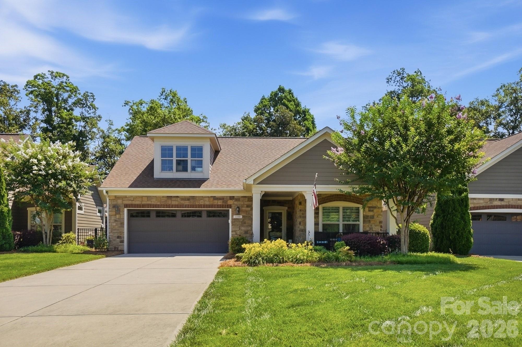 1100 Avalon Pl, Matthews, NC 28104