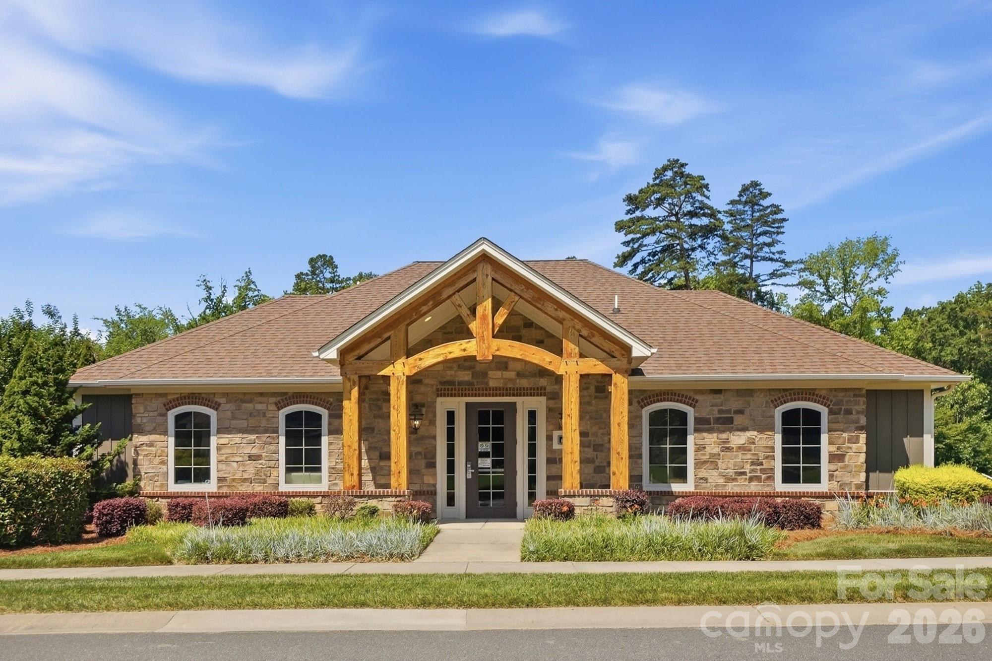 1100 Avalon Pl, Matthews, NC 28104