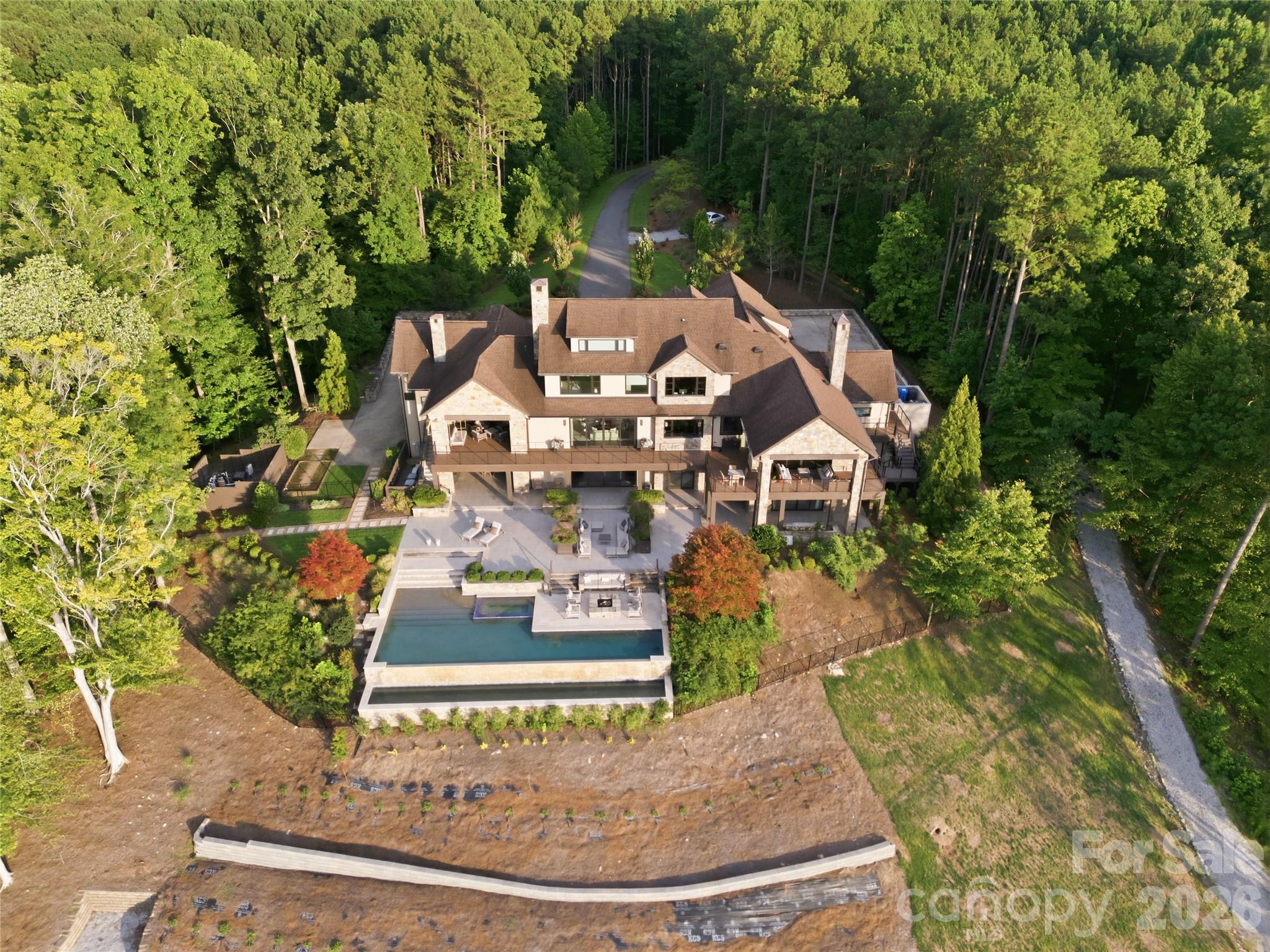 125 Quiet Waters Dr, Mooresville, NC 28117