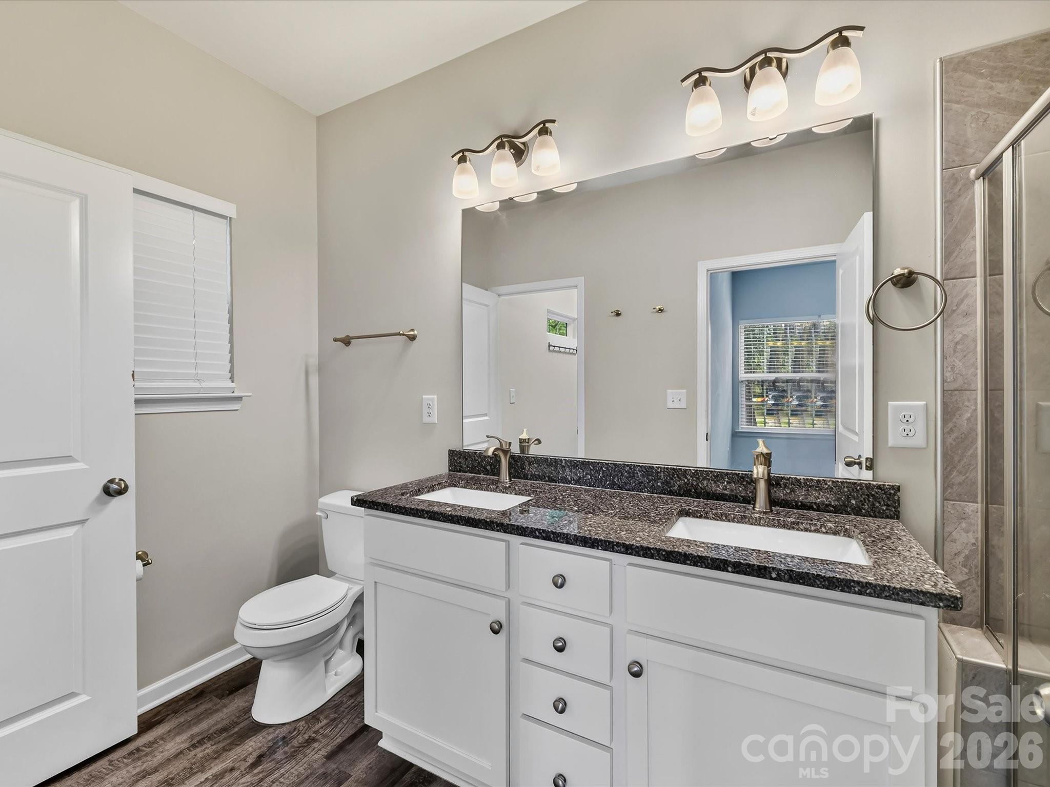 1231 Georgetown Dr, Charlotte, NC 28213