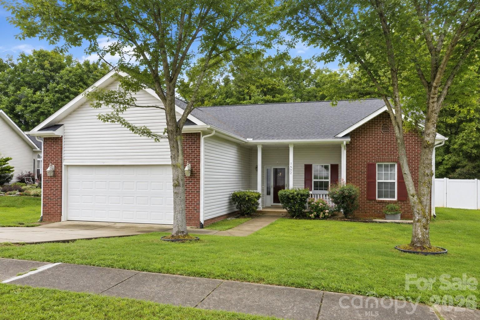 7632 Free Bird Ave, Charlotte, NC 28216