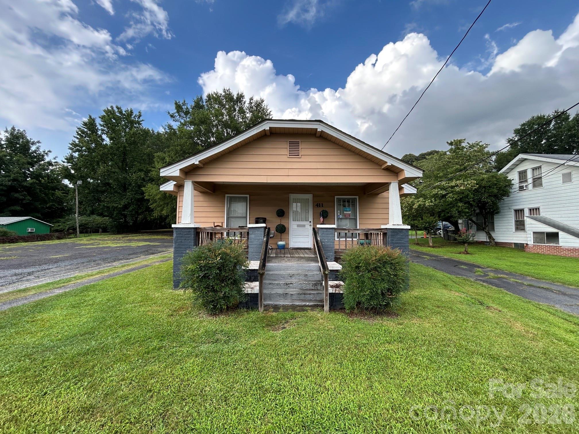 411 Jackson Park Rd, Kannapolis, NC 28083