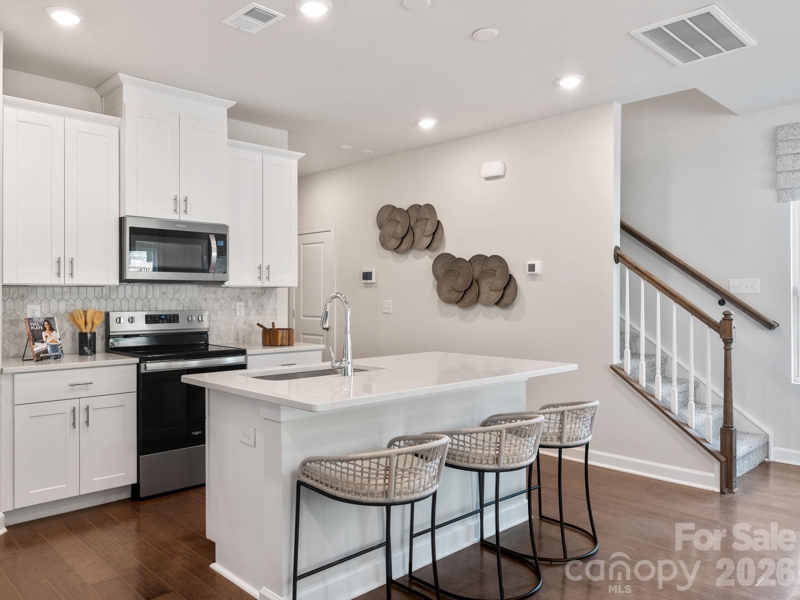9045 Foggy Brook Loop, Charlotte, NC 28216