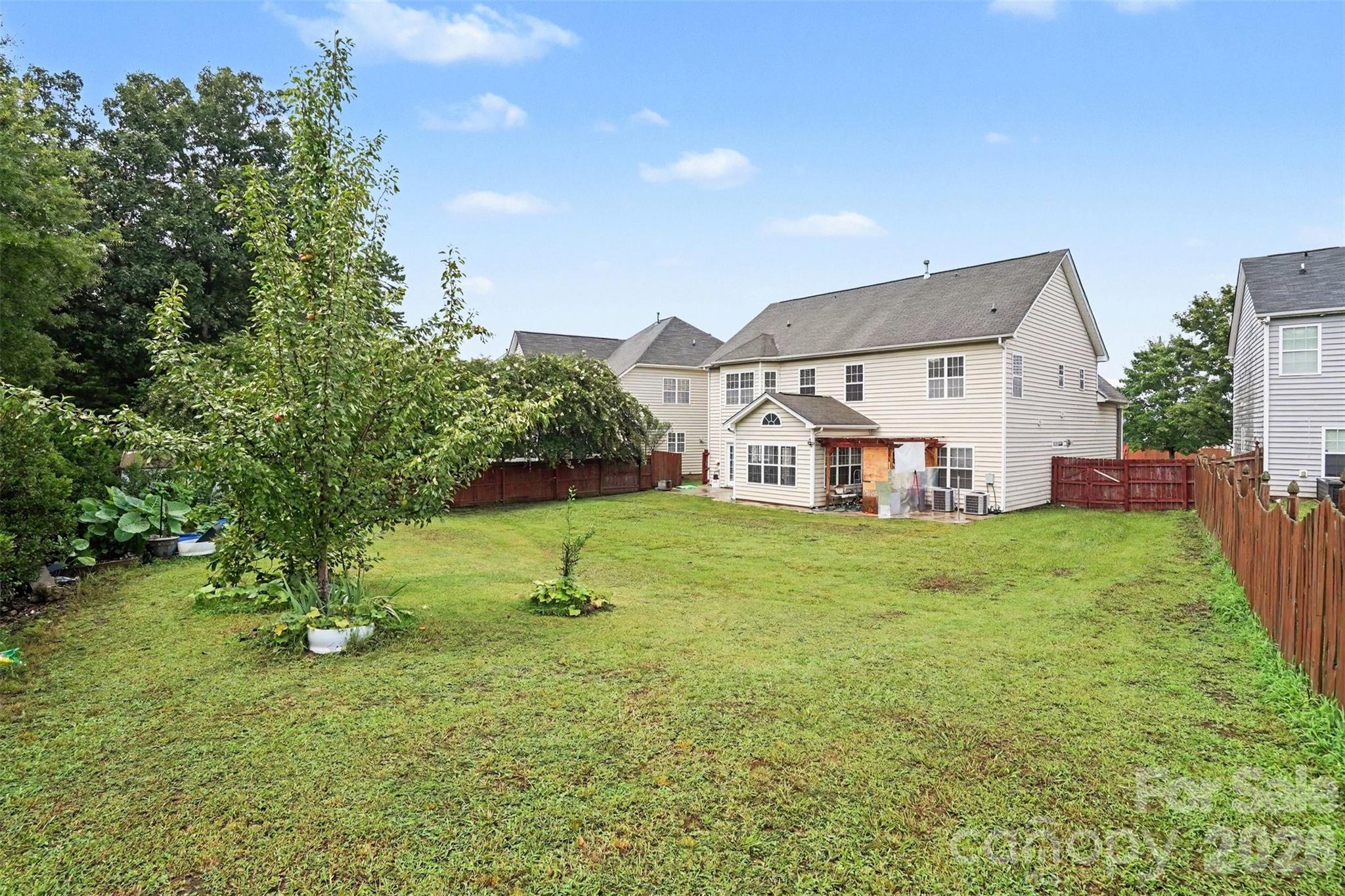 4106 Barclay Forest Dr, Charlotte, NC 28213