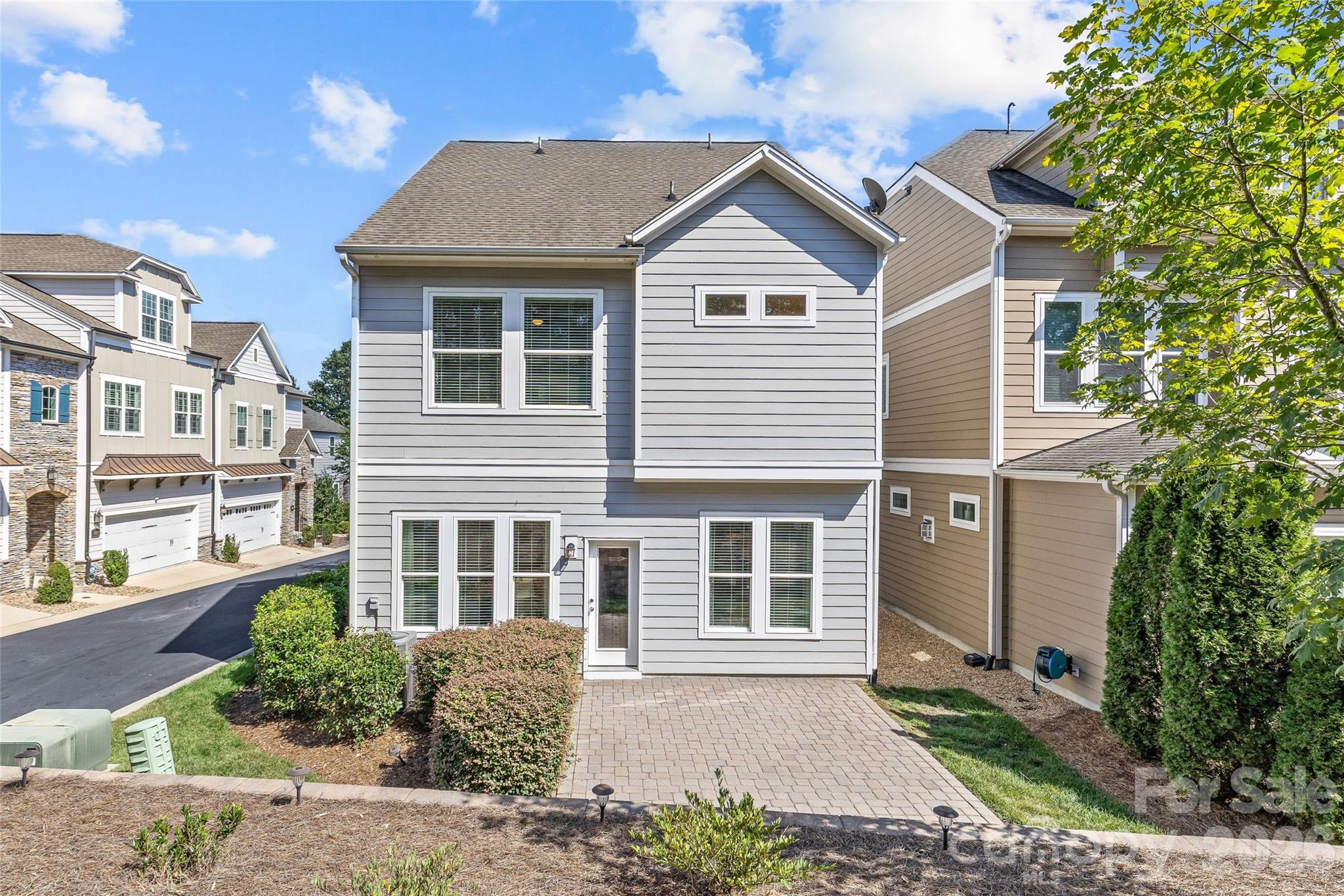 10702 Endhaven Village Dr, Charlotte, NC 28277