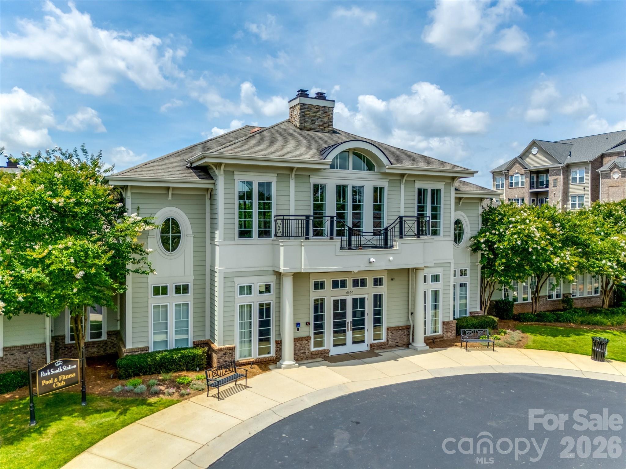 2447 Diplomat Ln, Charlotte, NC 28210