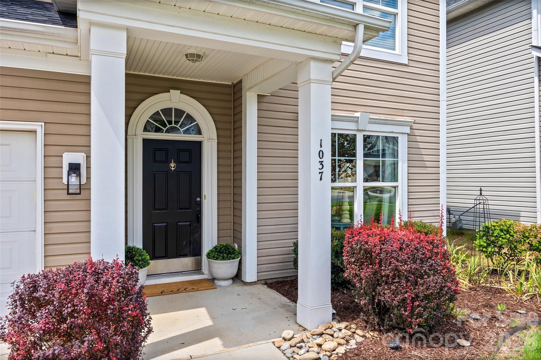 1037 Fleming Ln, Matthews, NC 28104