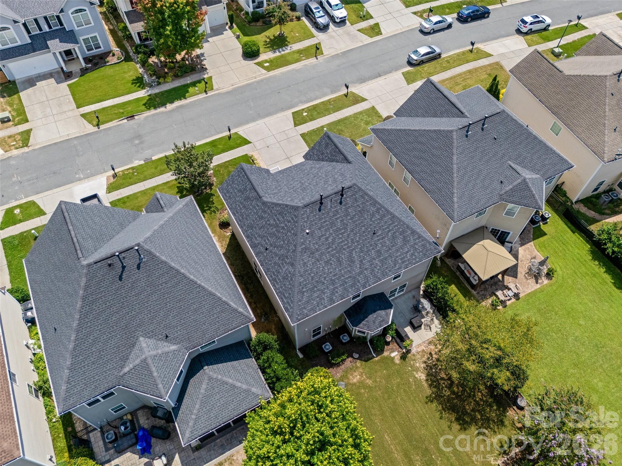 1037 Fleming Ln, Matthews, NC 28104