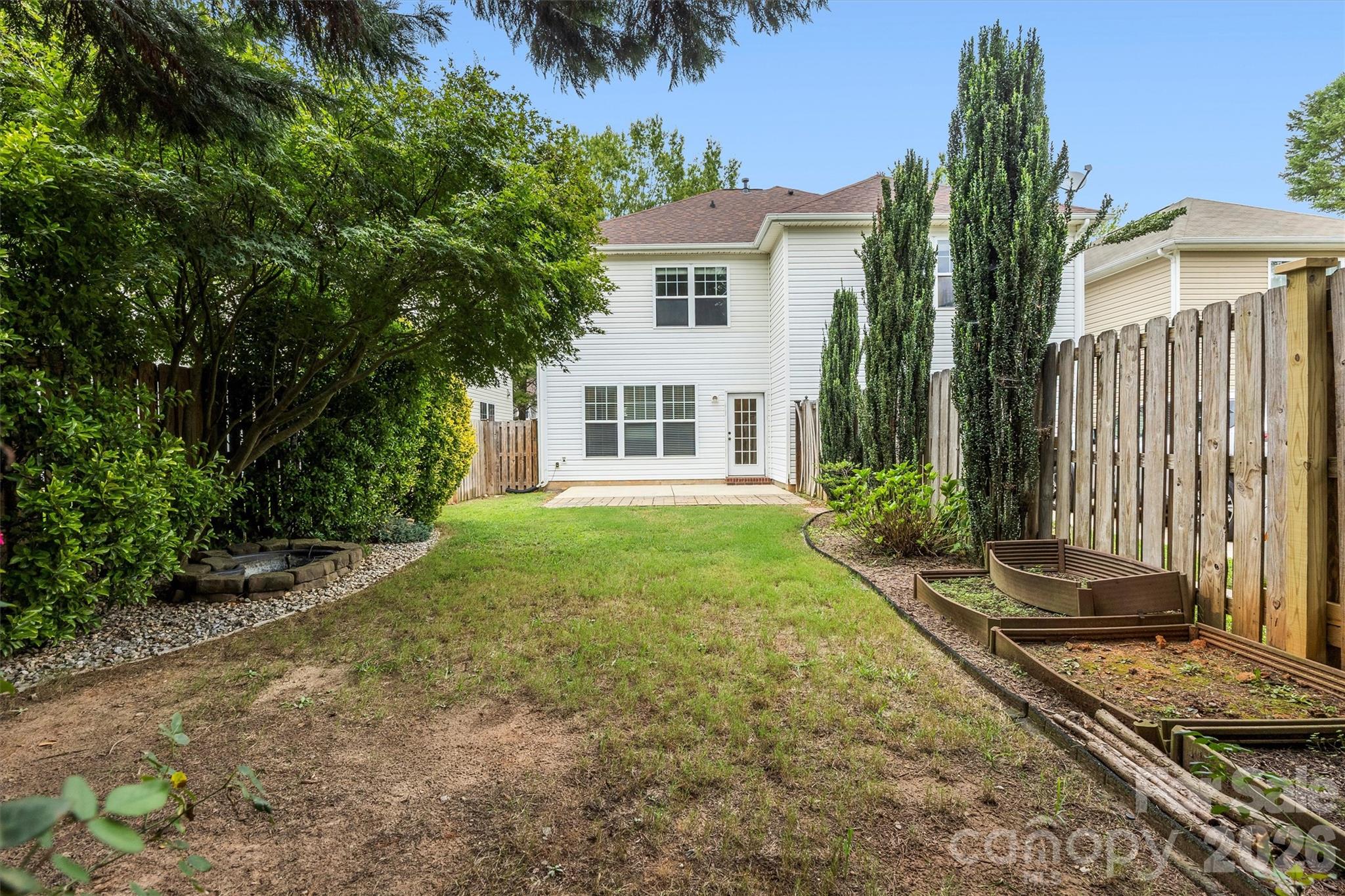 6010 Colonial Garden Dr, Huntersville, NC 28078