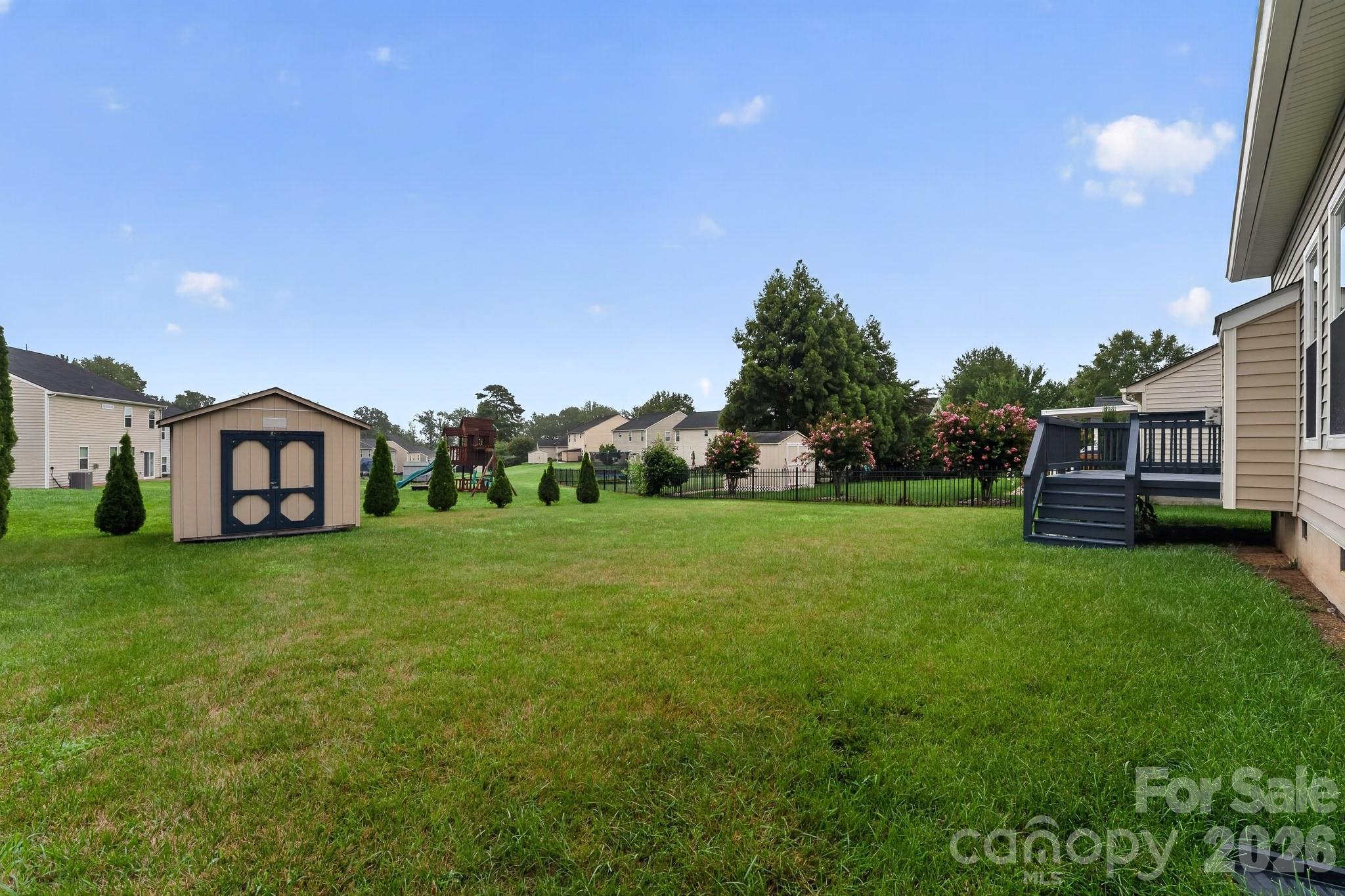 2515 Bethesda Oaks Dr, Gastonia, NC 28056