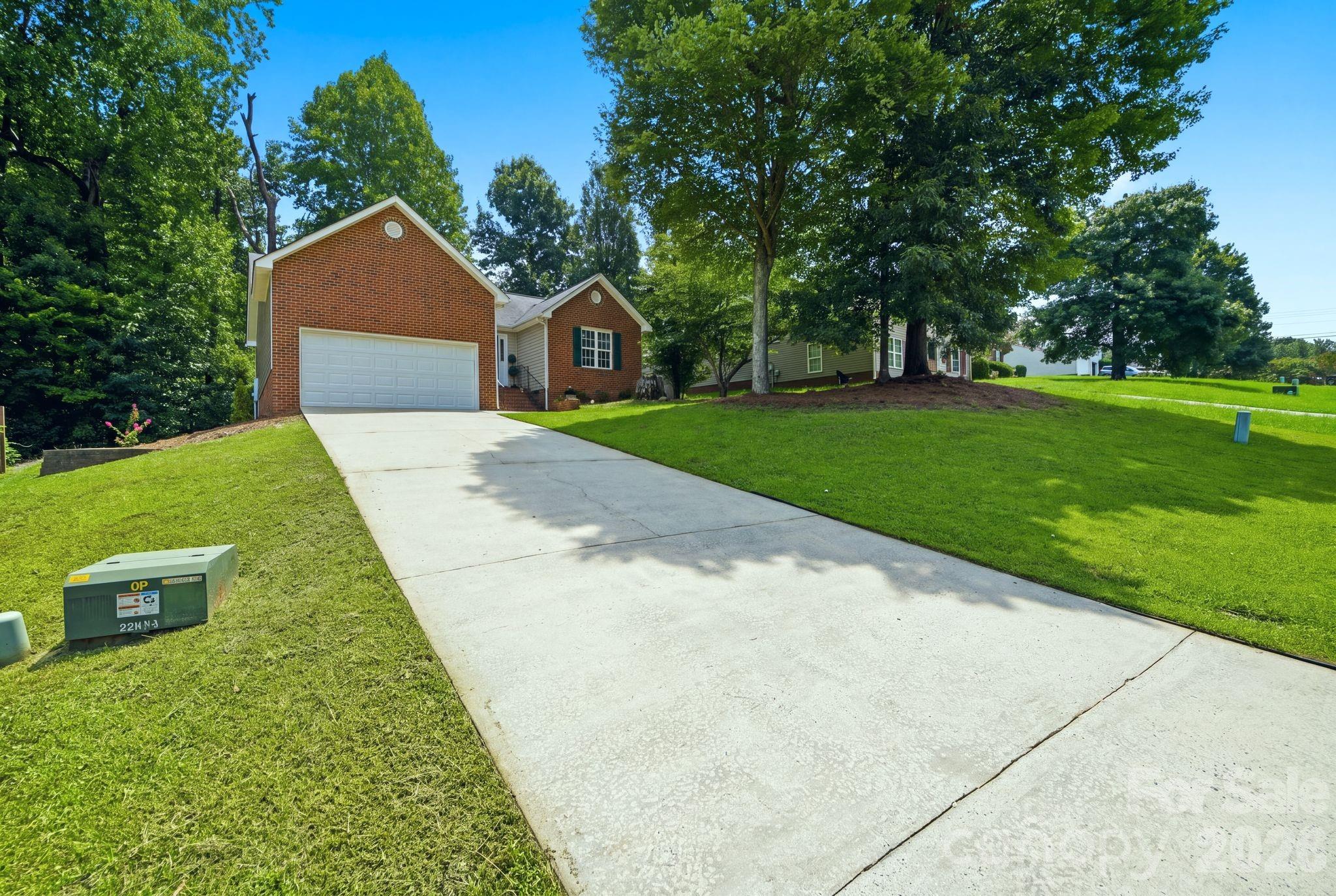 1008 Raywood Ct, Matthews, NC 28104