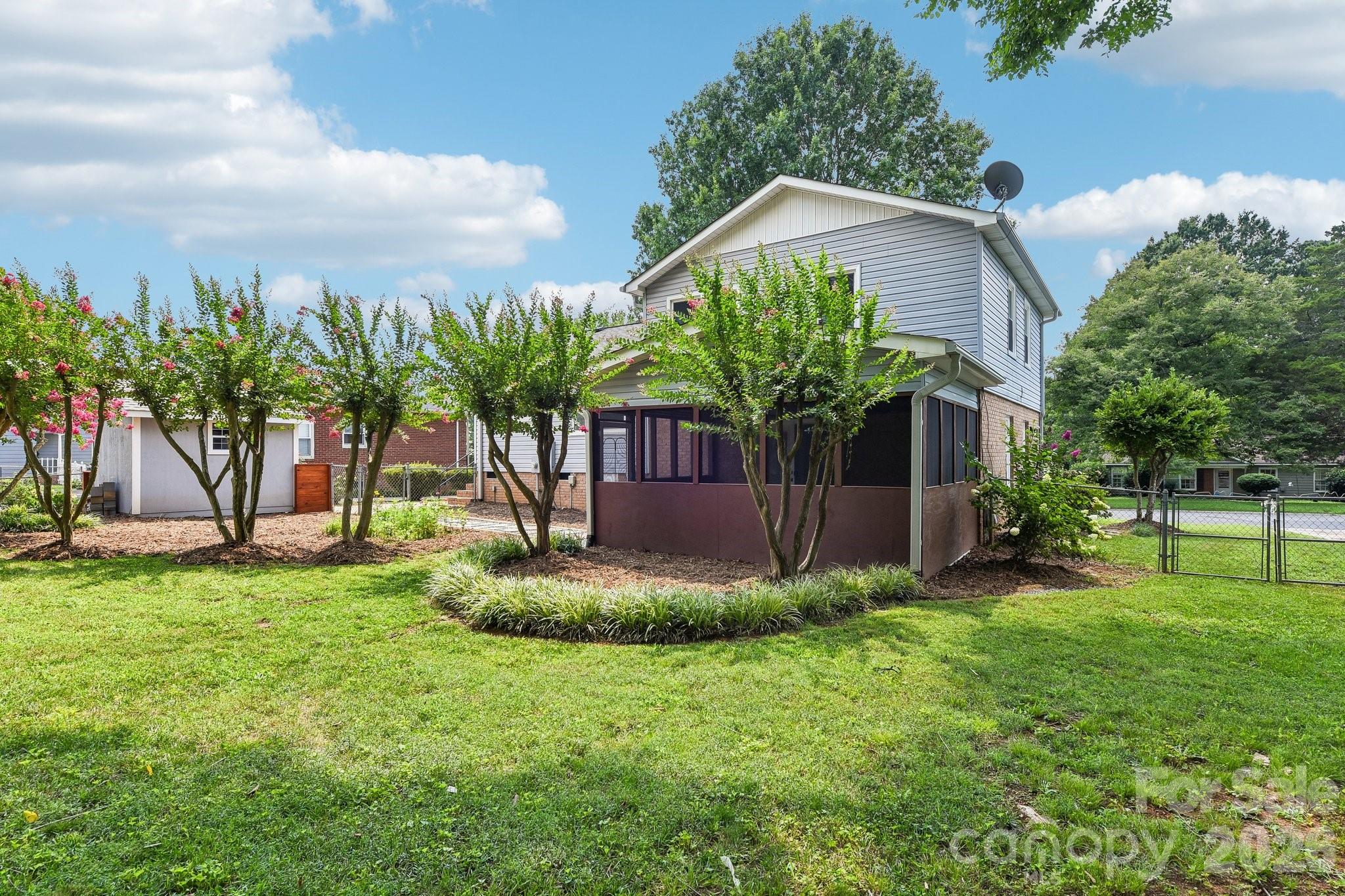 318 Red Roan Pl, Charlotte, NC 28215