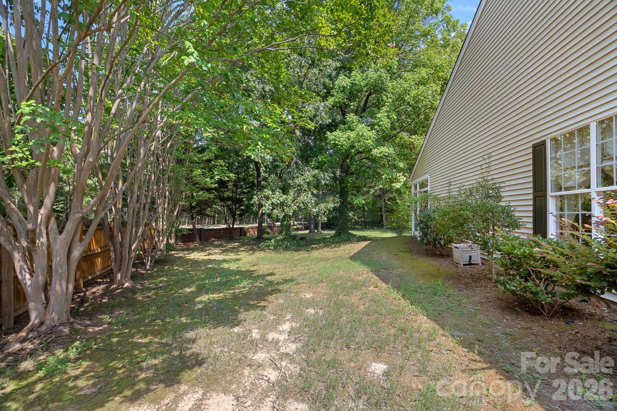 6601 Warbler Wood Ct, Charlotte, NC 28269