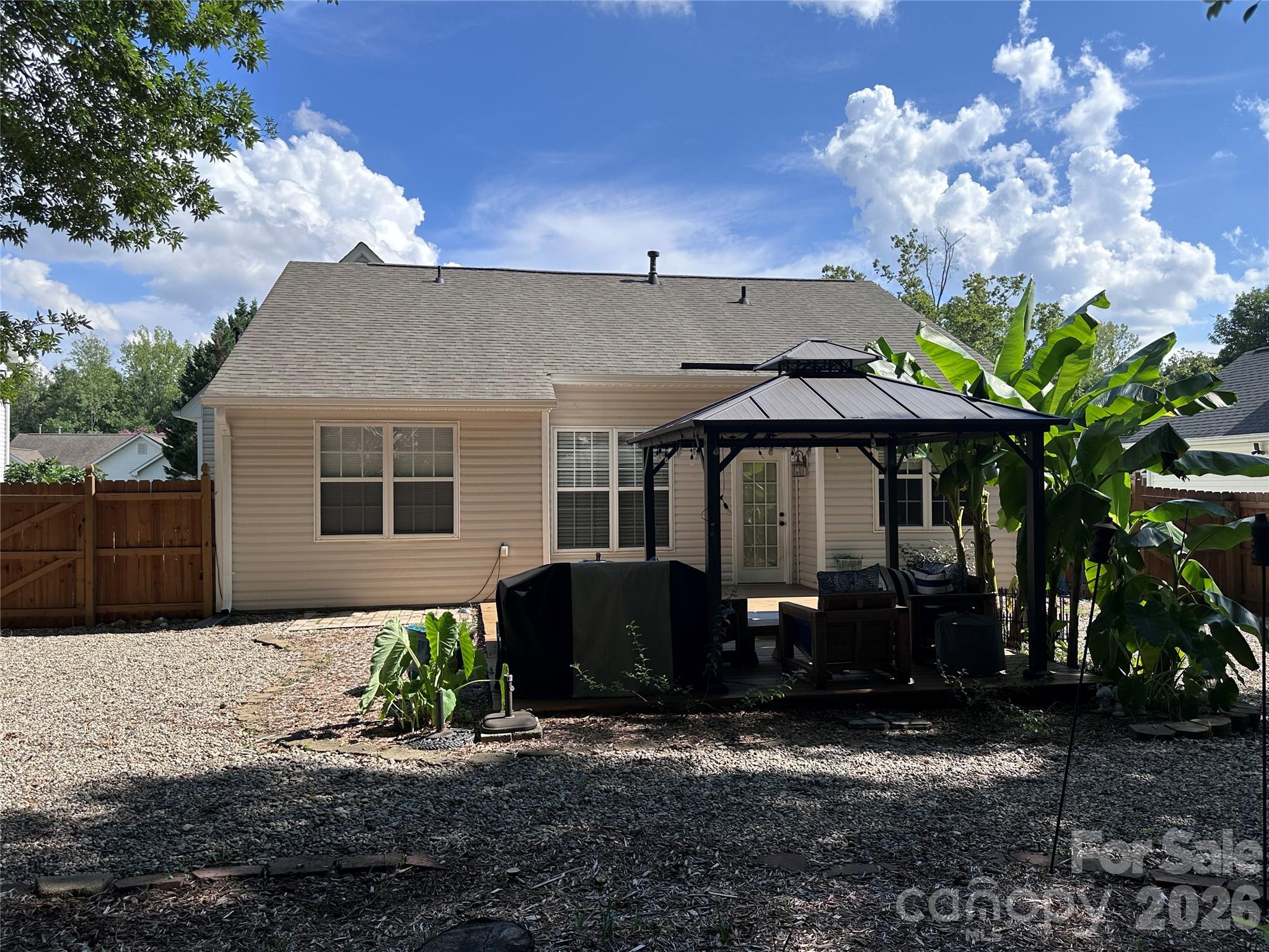 4515 Fox Thorne Dr, Charlotte, NC 28216