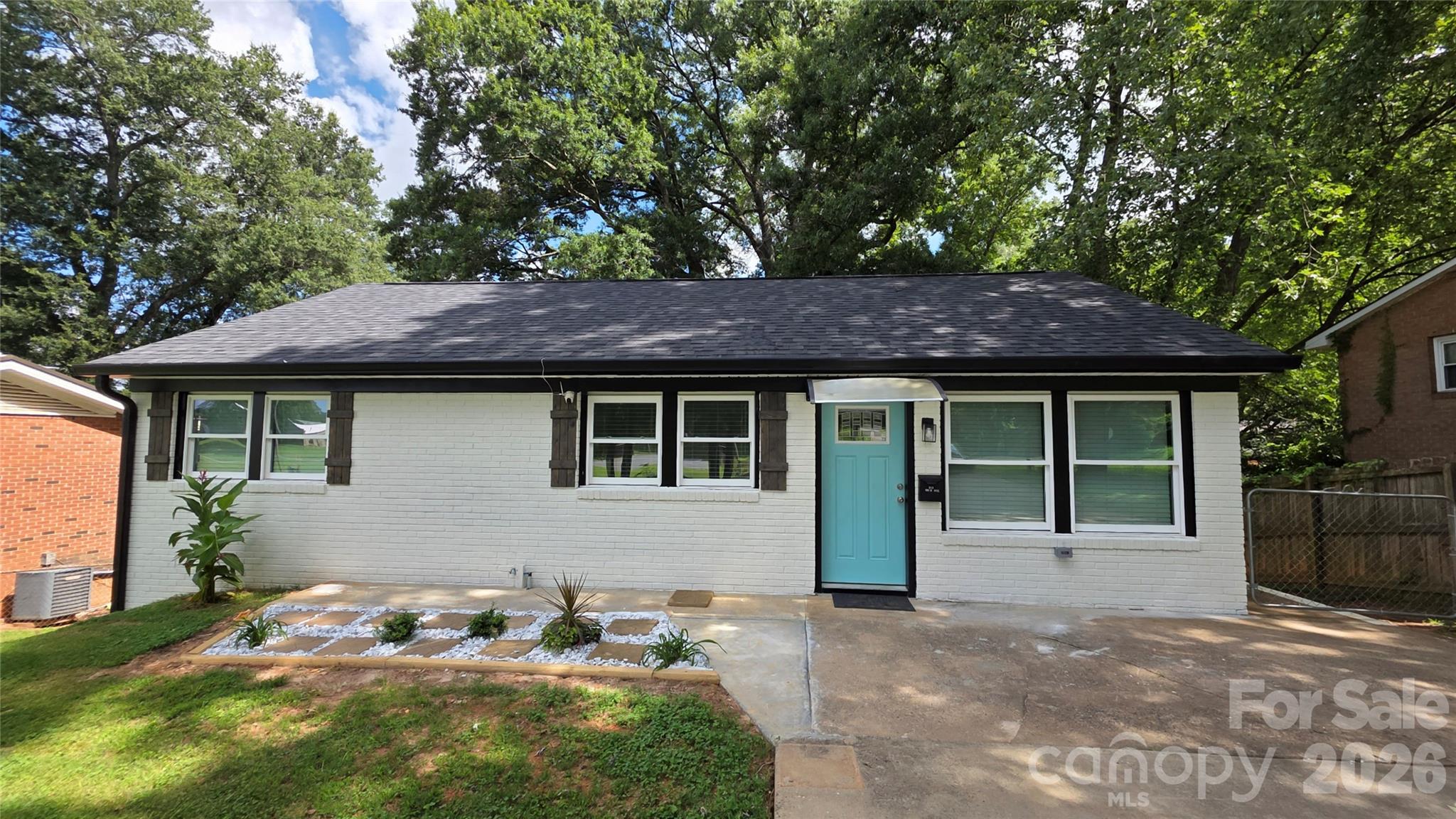 513 E Ohio Ave, Bessemer City, NC 28016