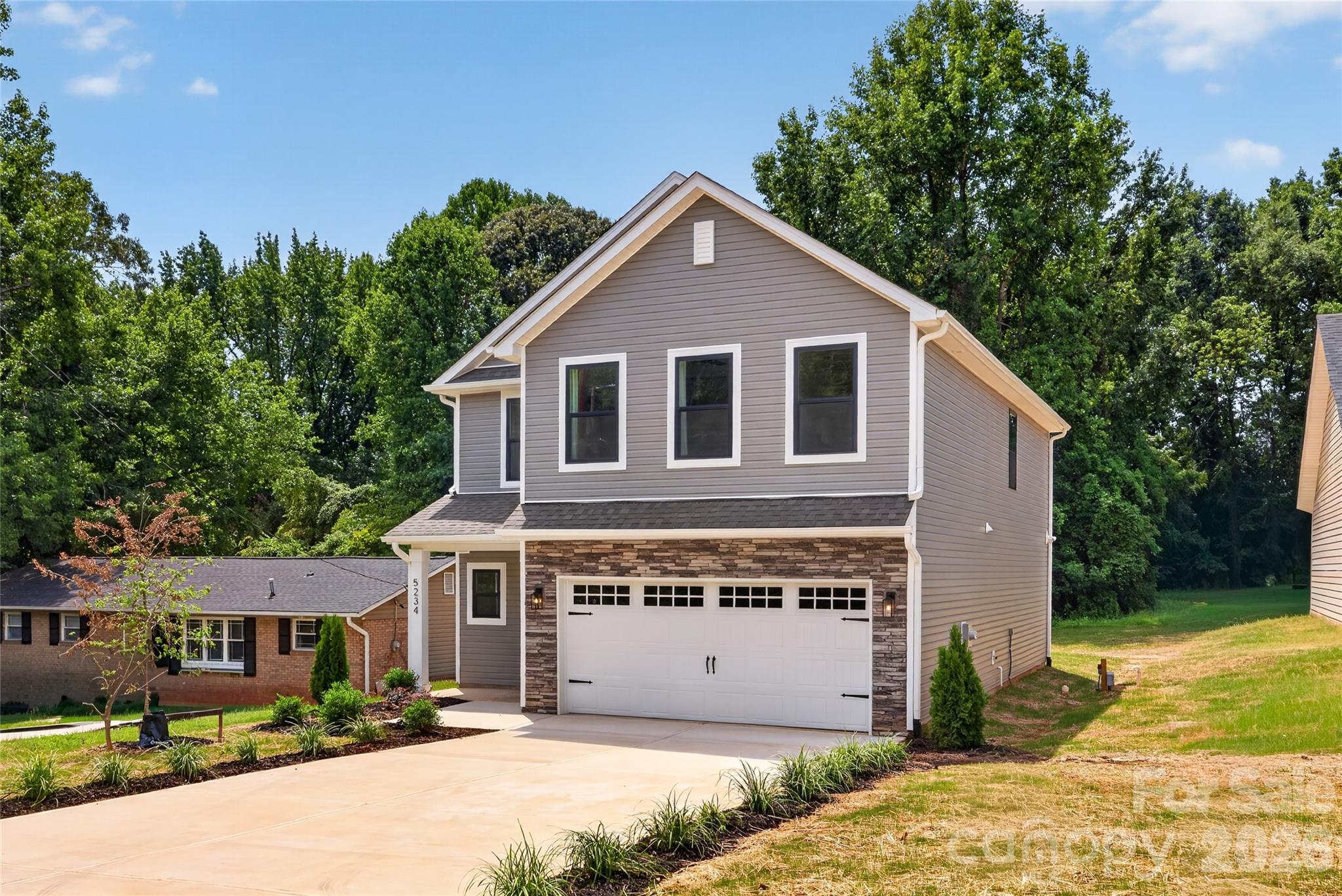 5234 Hickory Ln, Charlotte, NC 28216