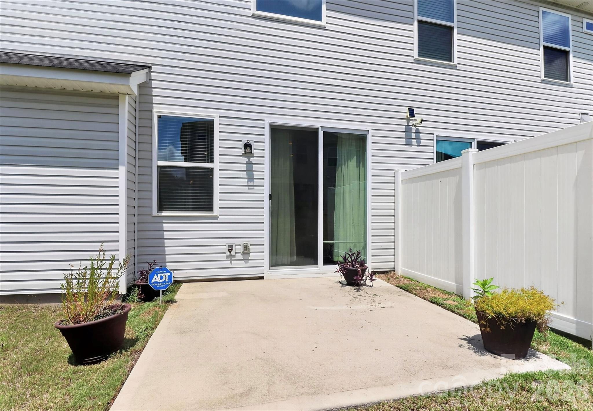 13327 Savaine St, Charlotte, NC 28278