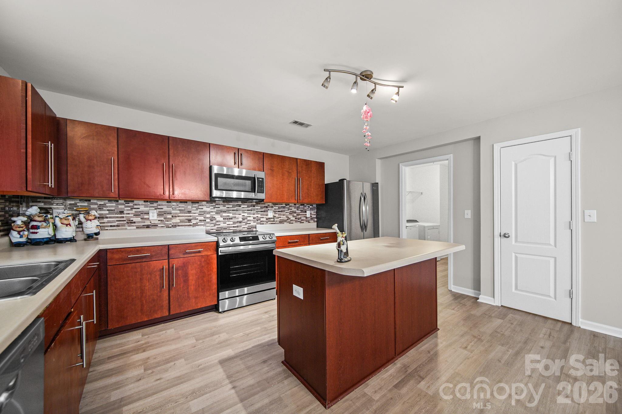 9220 Seamill Rd, Charlotte, NC 28278