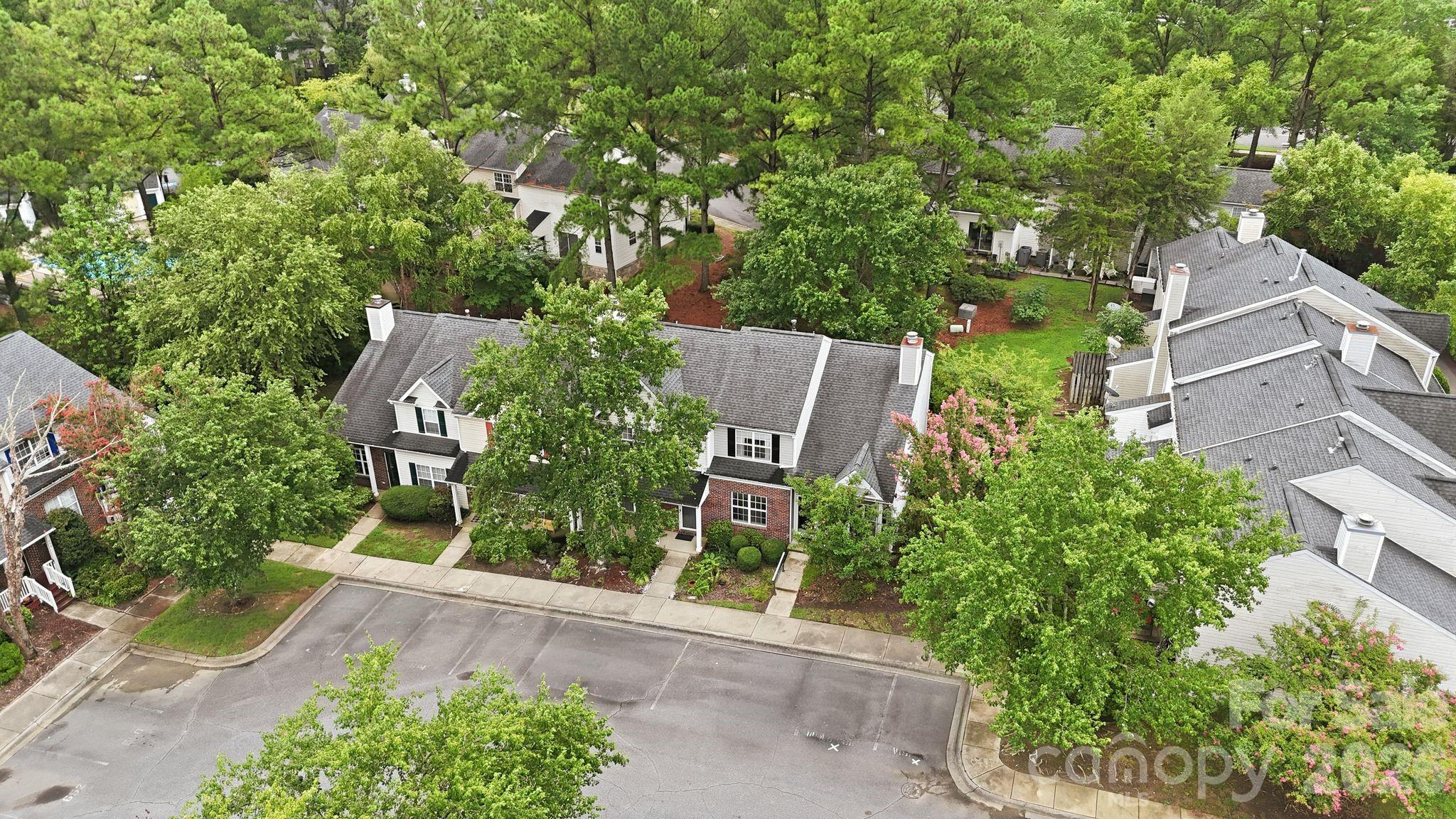 636 Emerald Cove Dr, Charlotte, NC 28262