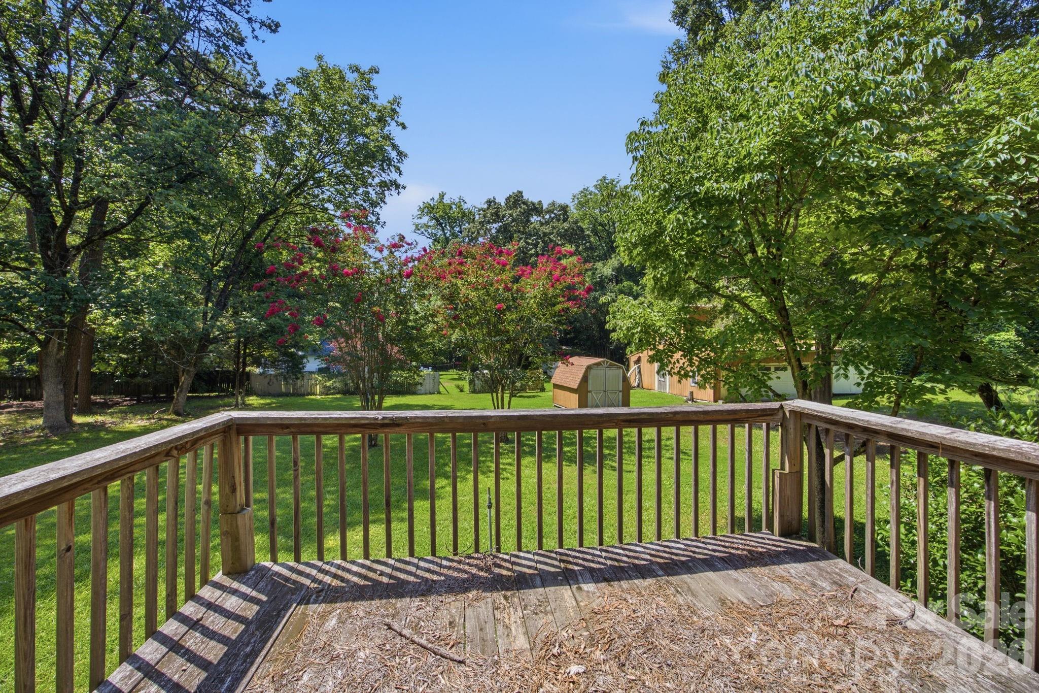 8000 Hedrick Cir, Huntersville, NC 28078