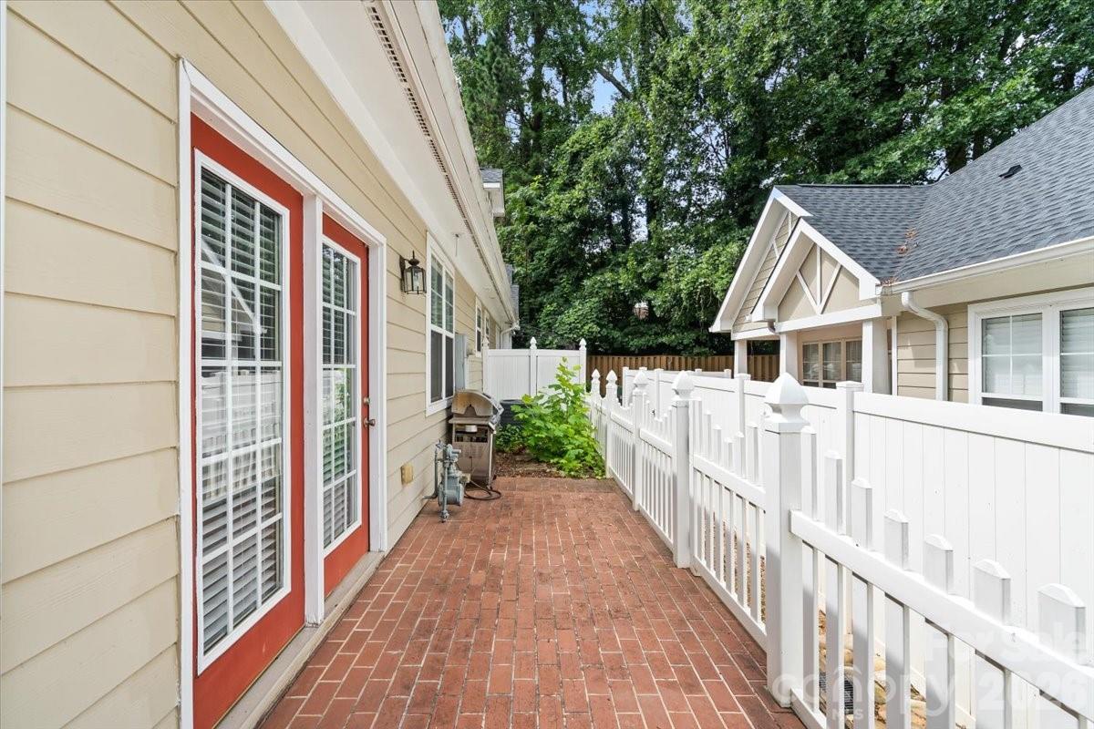 1106 Davant Ln, Charlotte, NC 28209