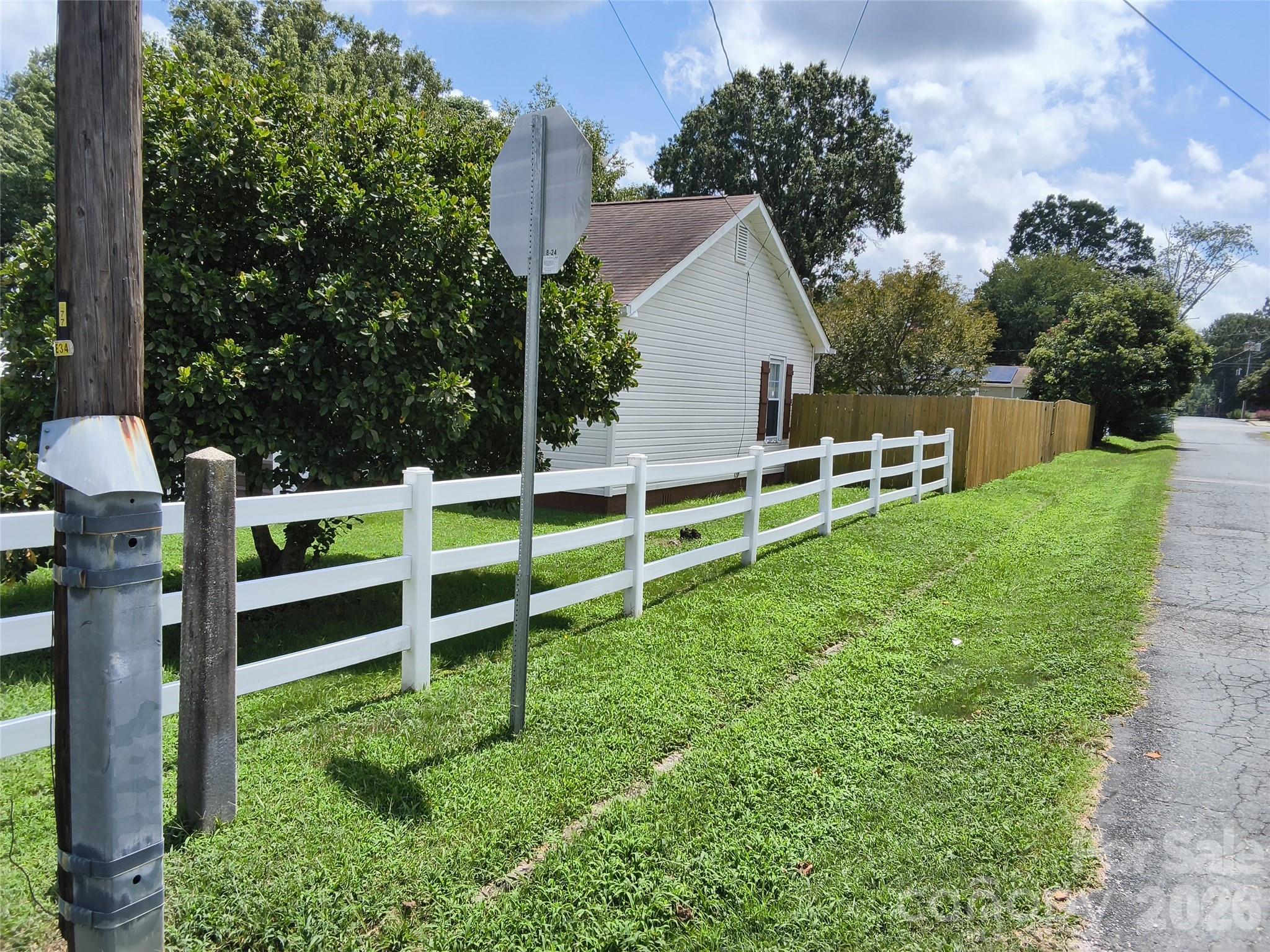 1200 Woodlawn St, Kannapolis, NC 28083