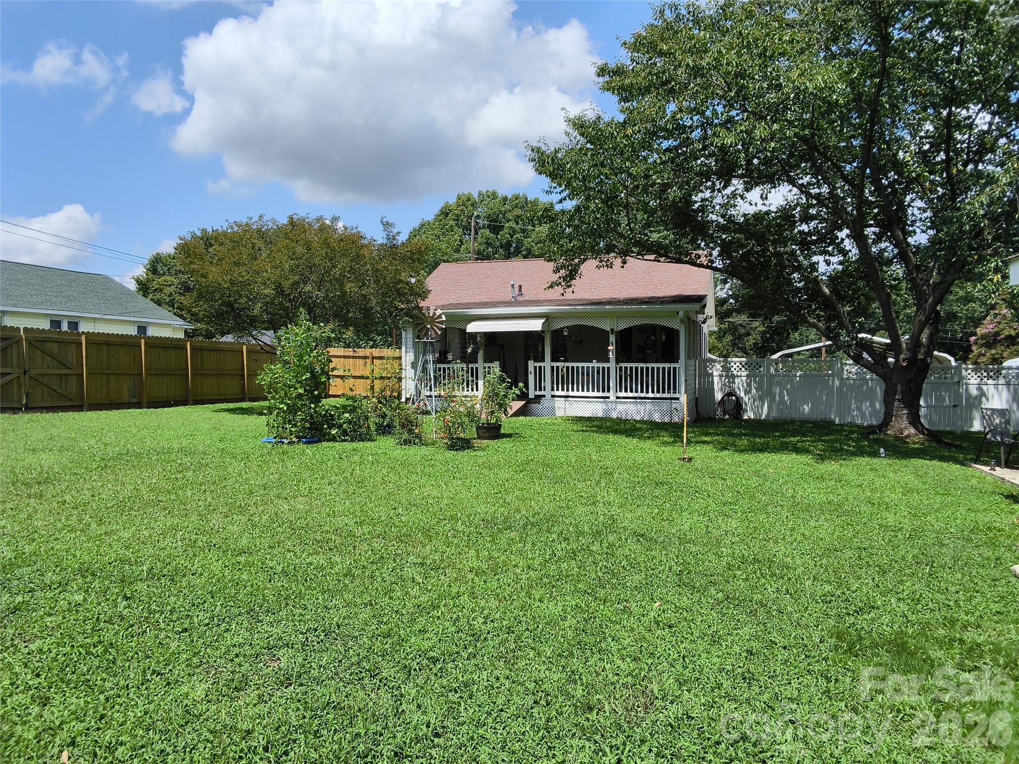1200 Woodlawn St, Kannapolis, NC 28083