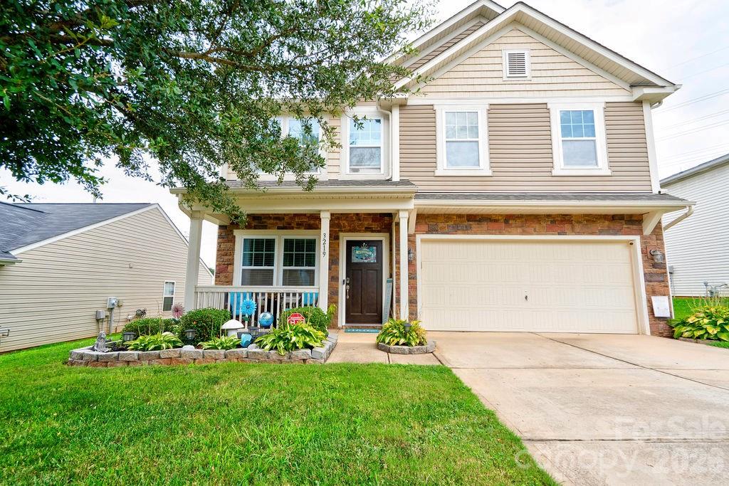 3219 Pikes Peak Dr, Gastonia, NC 28052