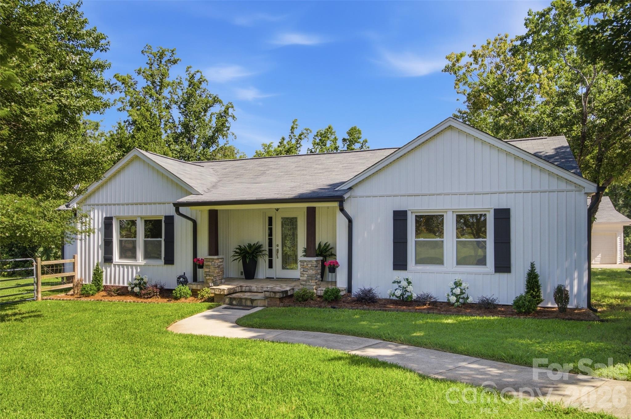 10814 Moores Chapel Rd, Charlotte, NC 28214