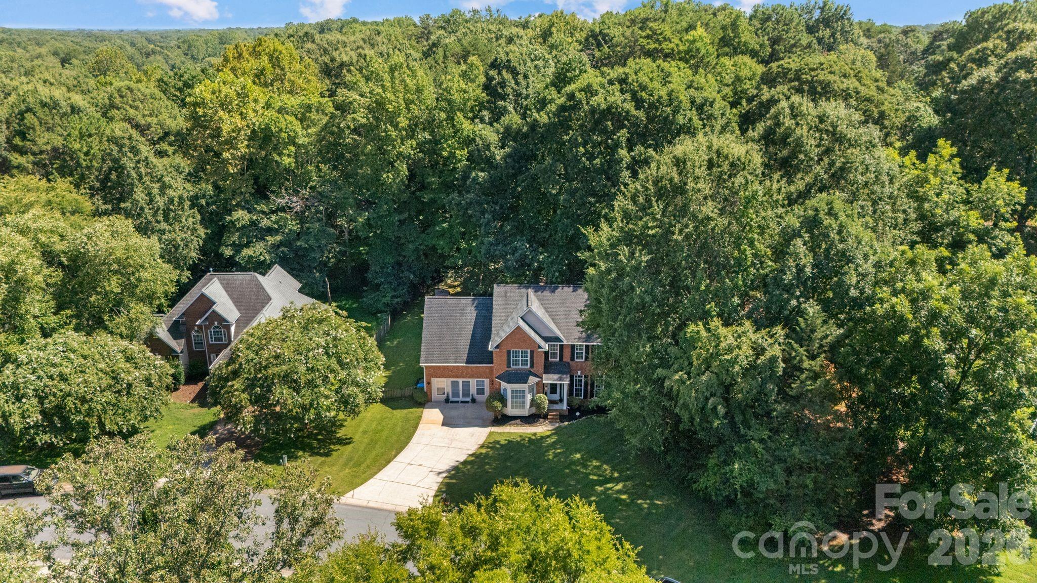 2040 Swaim Dr, Matthews, NC 28105