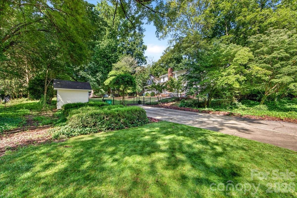 401 Kingsley Dr, Charlotte, NC 28270