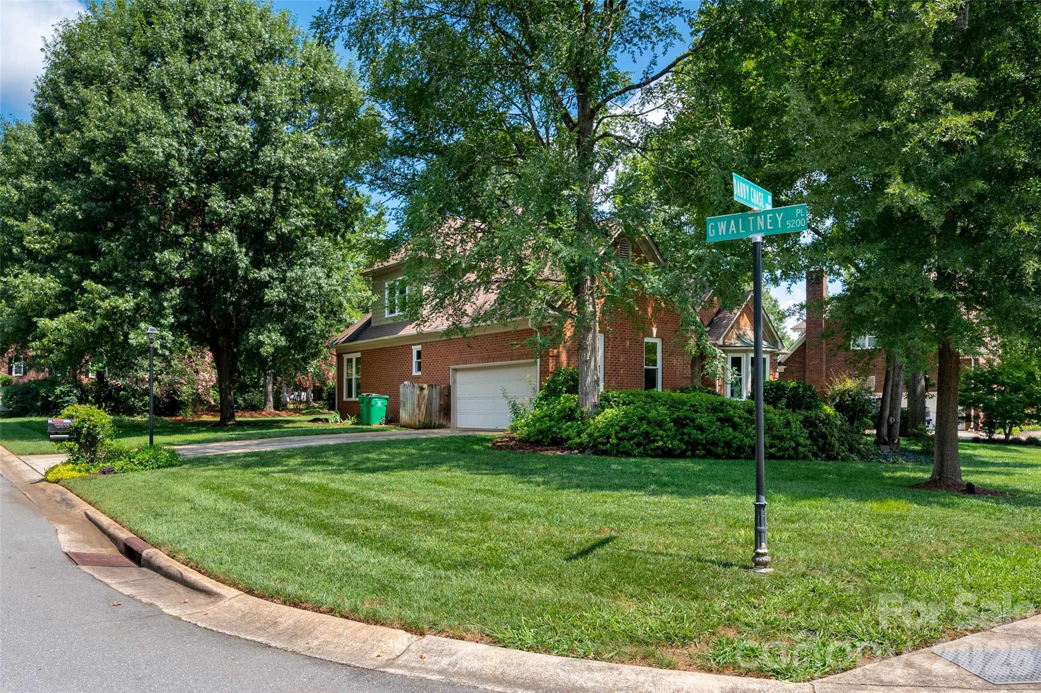 12818 Darby Chase Dr, Charlotte, NC 28277