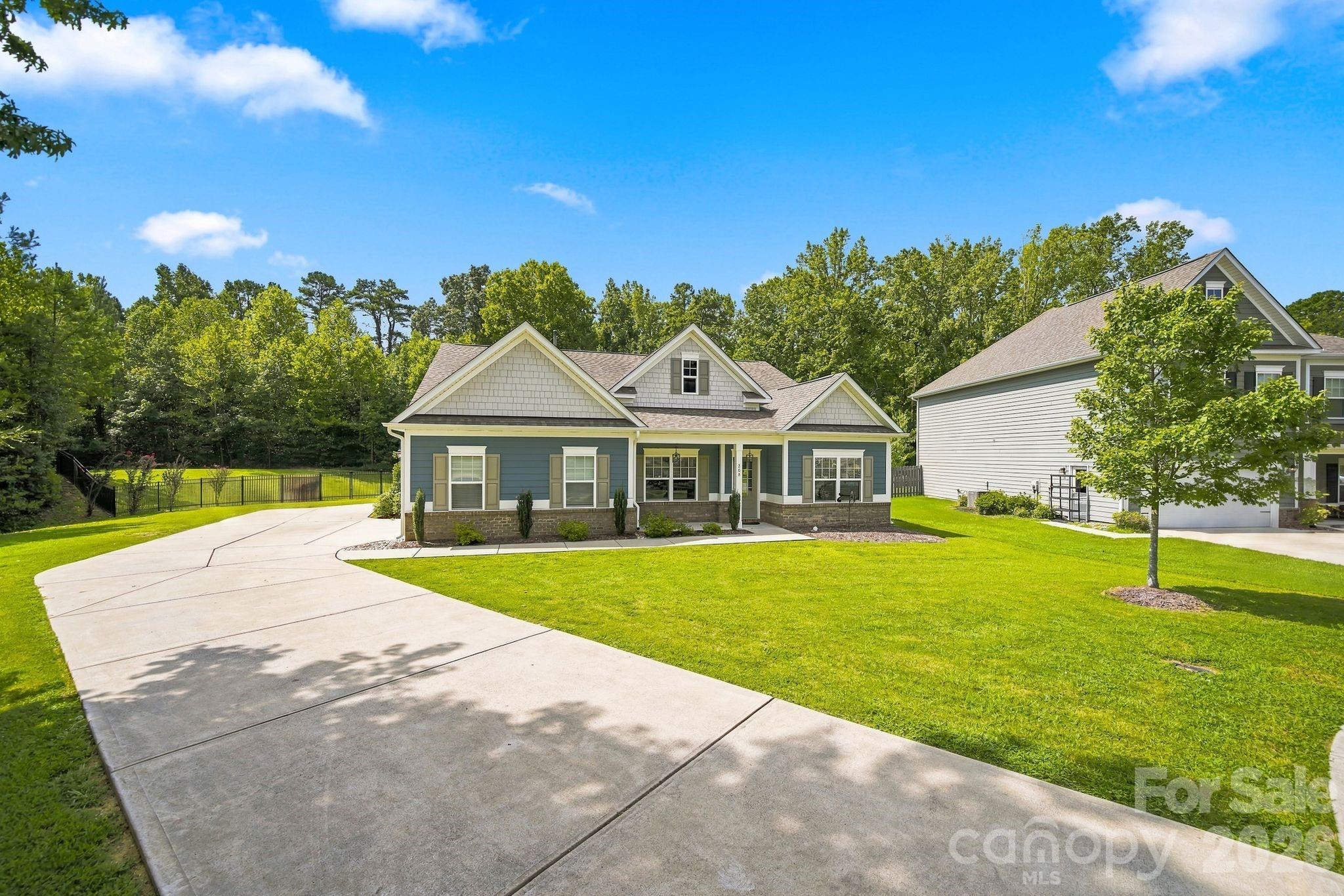 208 Clauser Rd S, Mount Holly, NC 28120