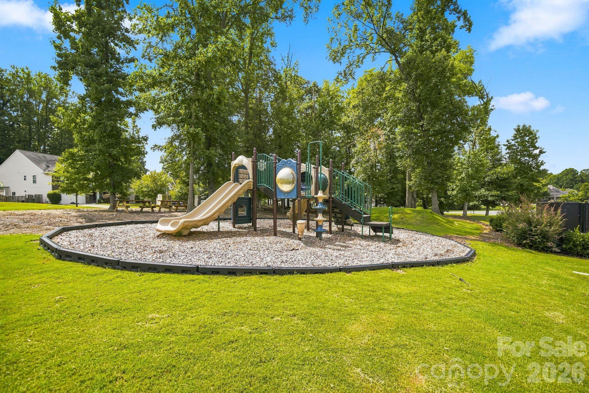 208 Clauser Rd S, Mount Holly, NC 28120