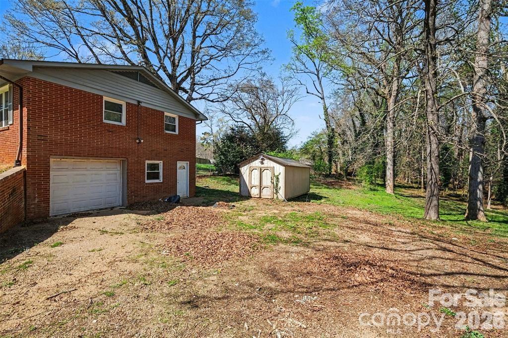 2230 Kenwood Dr, Kannapolis, NC 28081