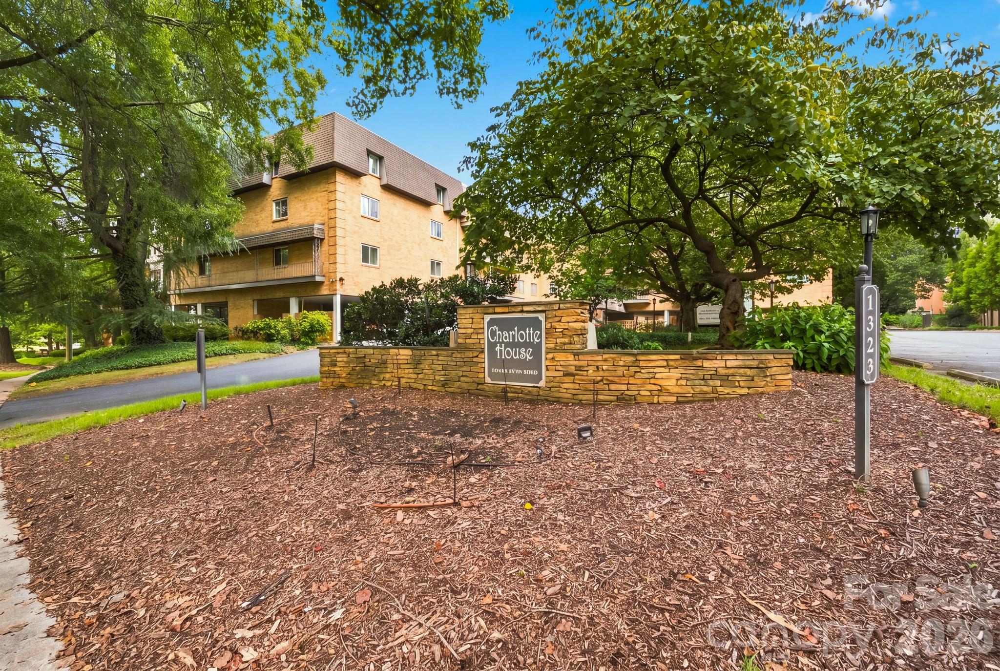 1323 Queens Rd #419, Charlotte, NC 28207