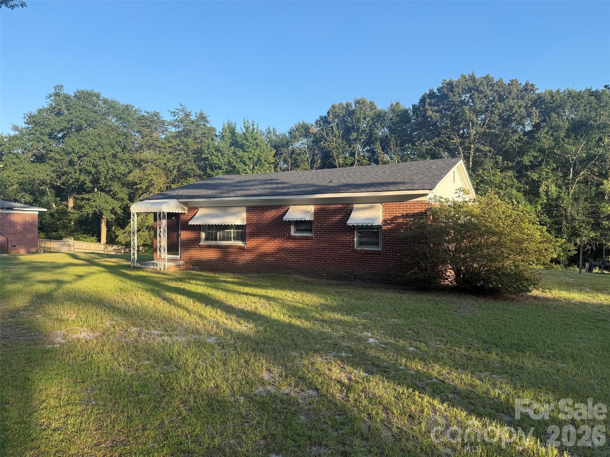 405 Woodland Dr, Kershaw, SC 29067