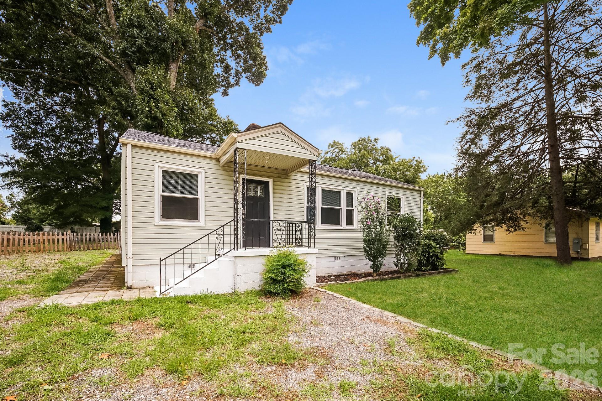 309 Eastside Dr, Statesville, NC 28625