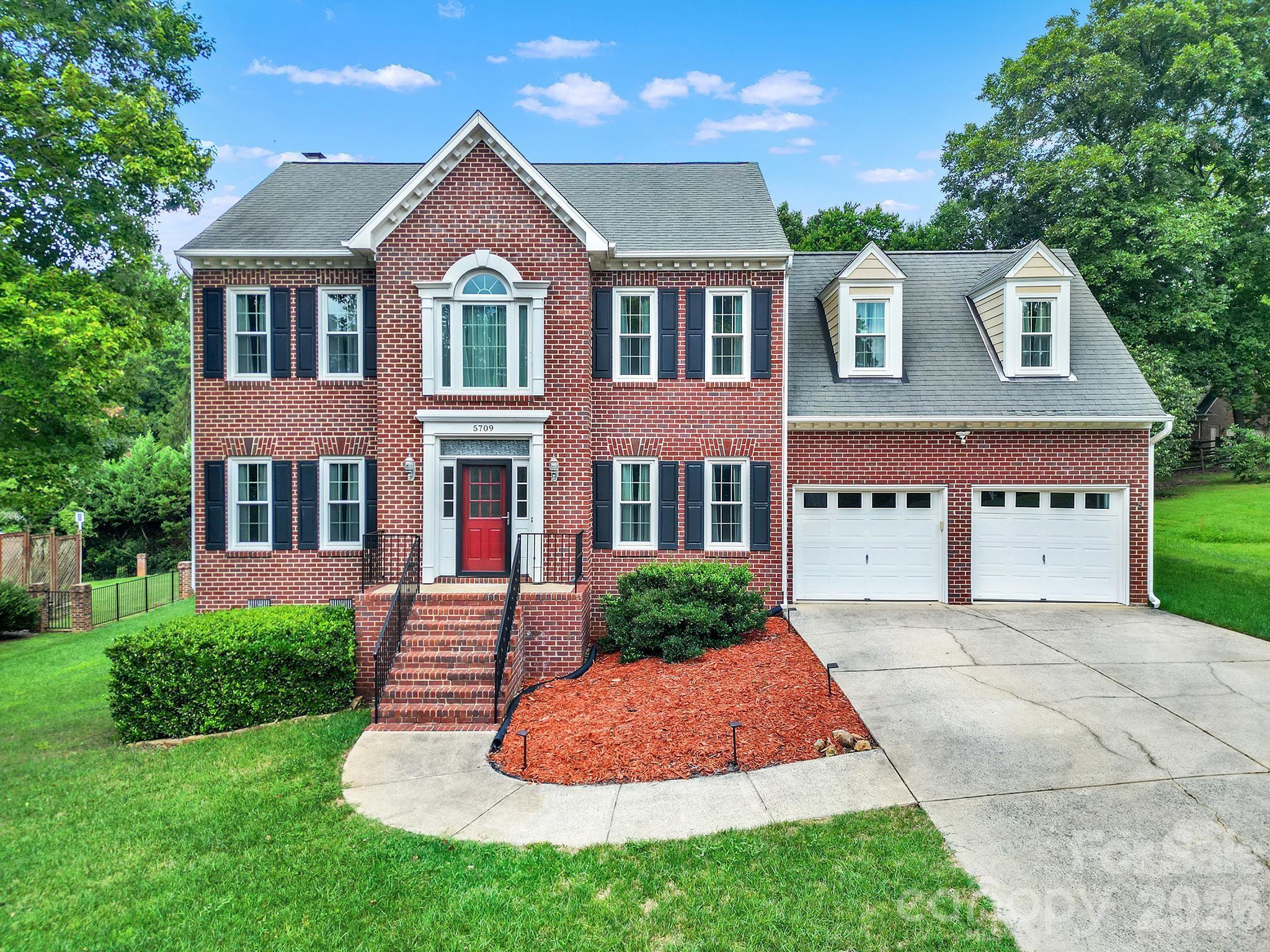 5709 Mallard Grove Rd, Charlotte, NC 28269