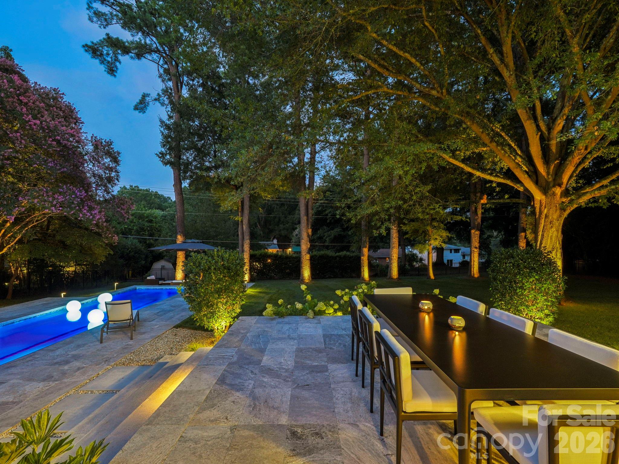 811 Lansdowne Rd, Charlotte, NC 28270