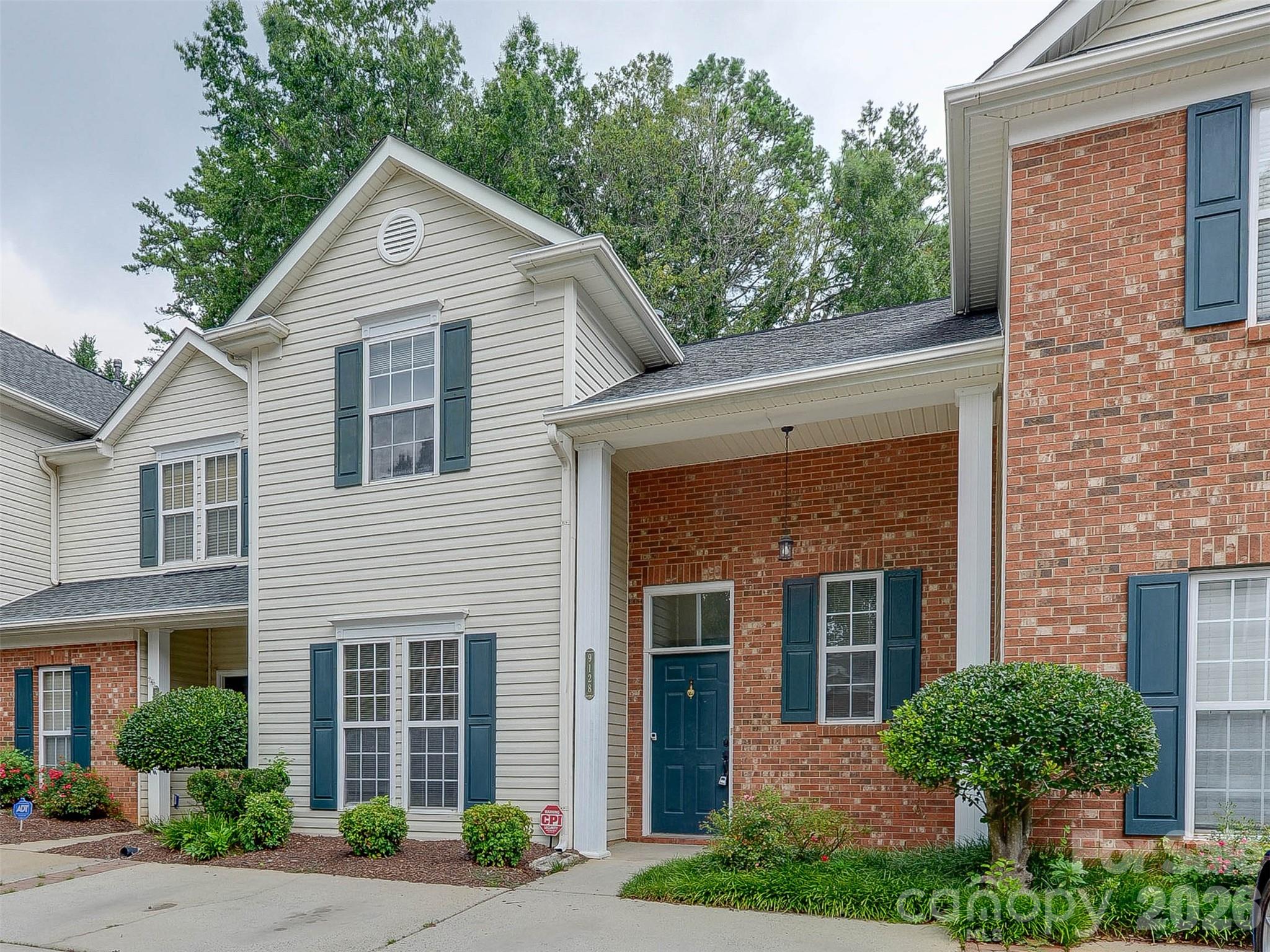 9128 Treyburn Dr, Charlotte, NC 28216