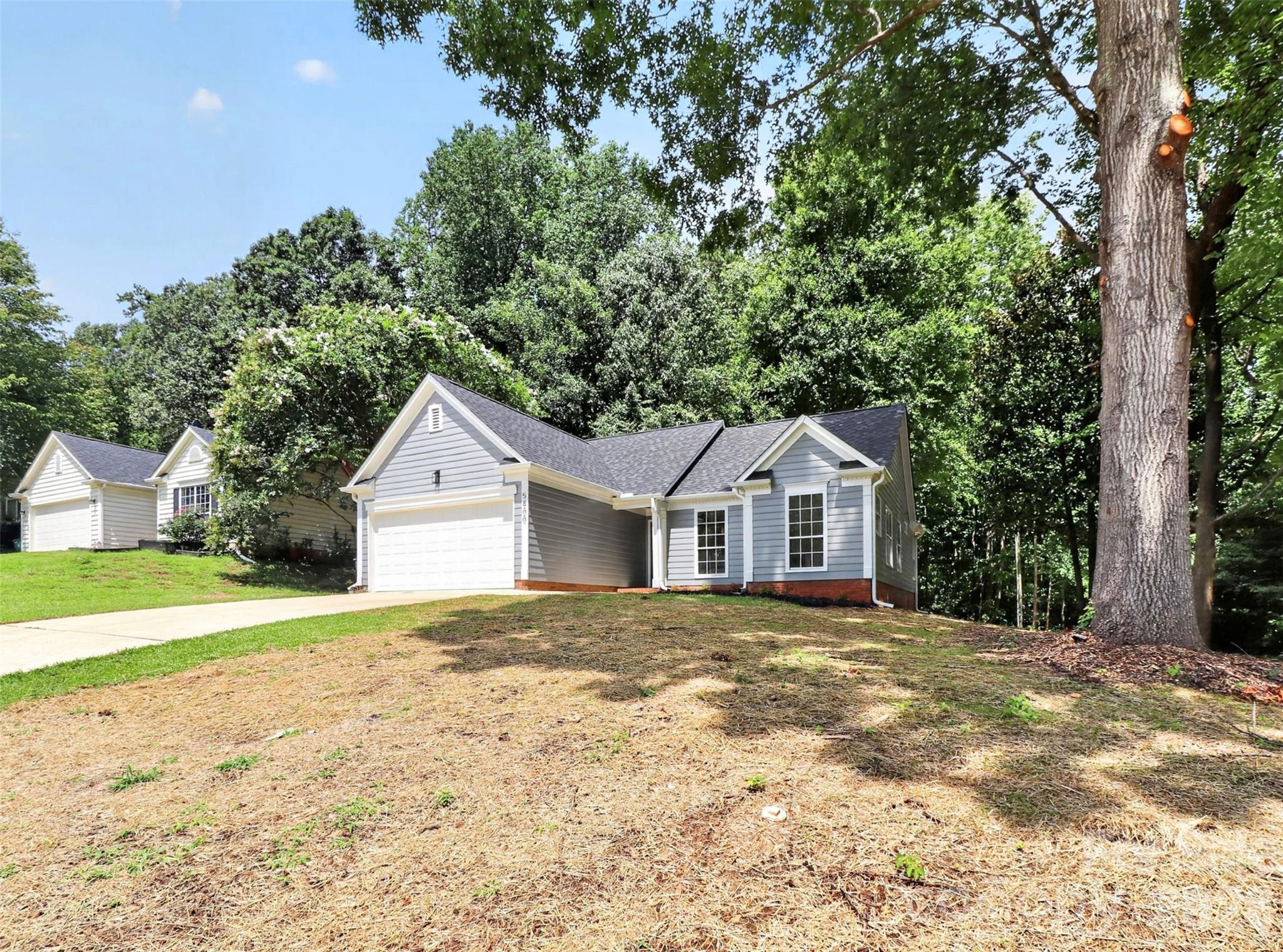 5800 Pennycross Ln, Charlotte, NC 28216