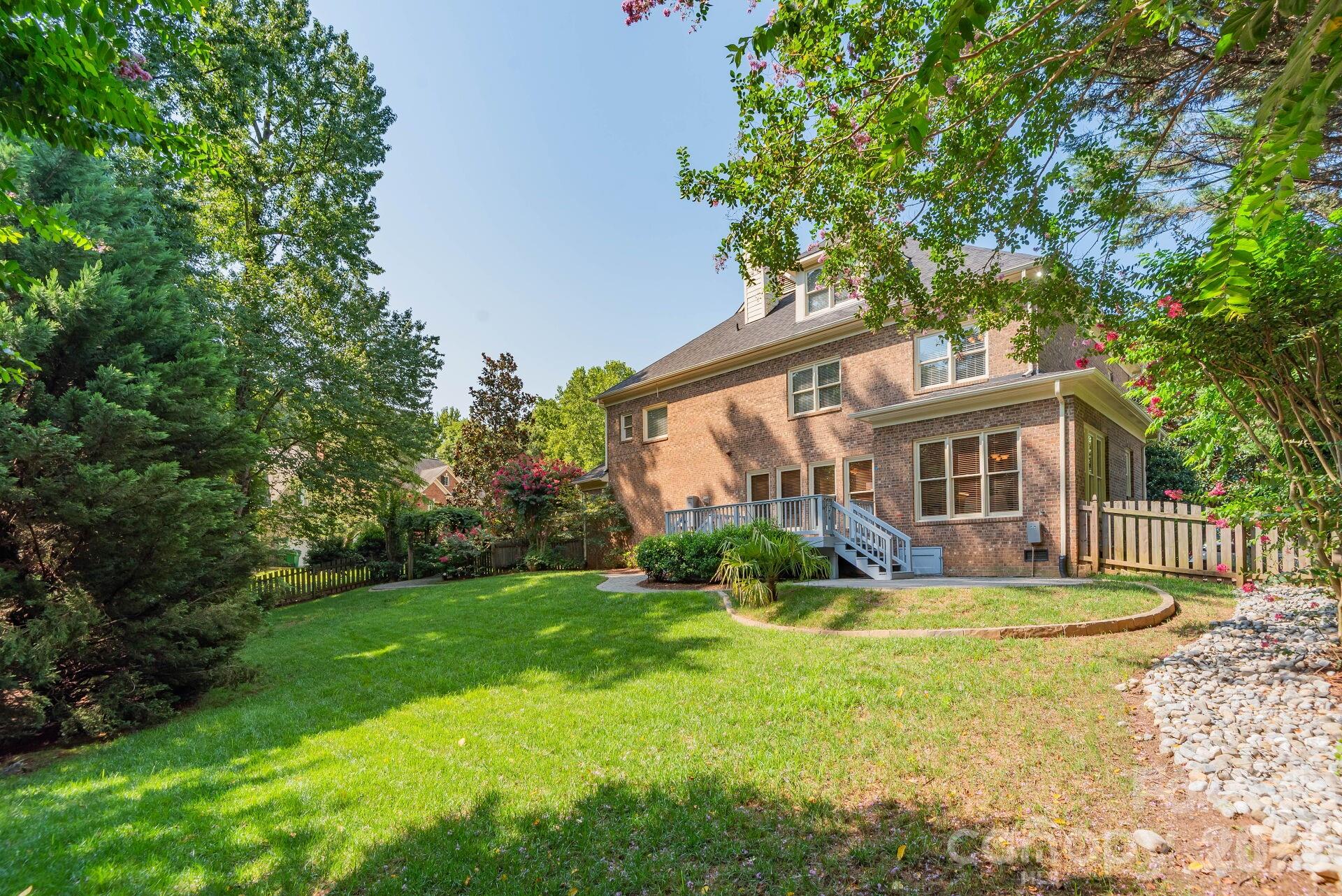 11645 Stonebriar Dr, Charlotte, NC 28277