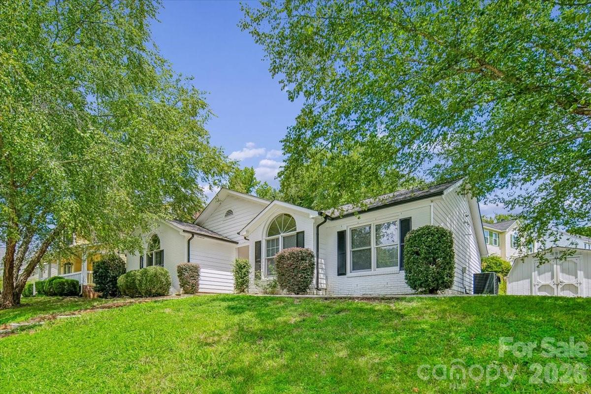 8012 Cadmium Ct, Charlotte, NC 28215