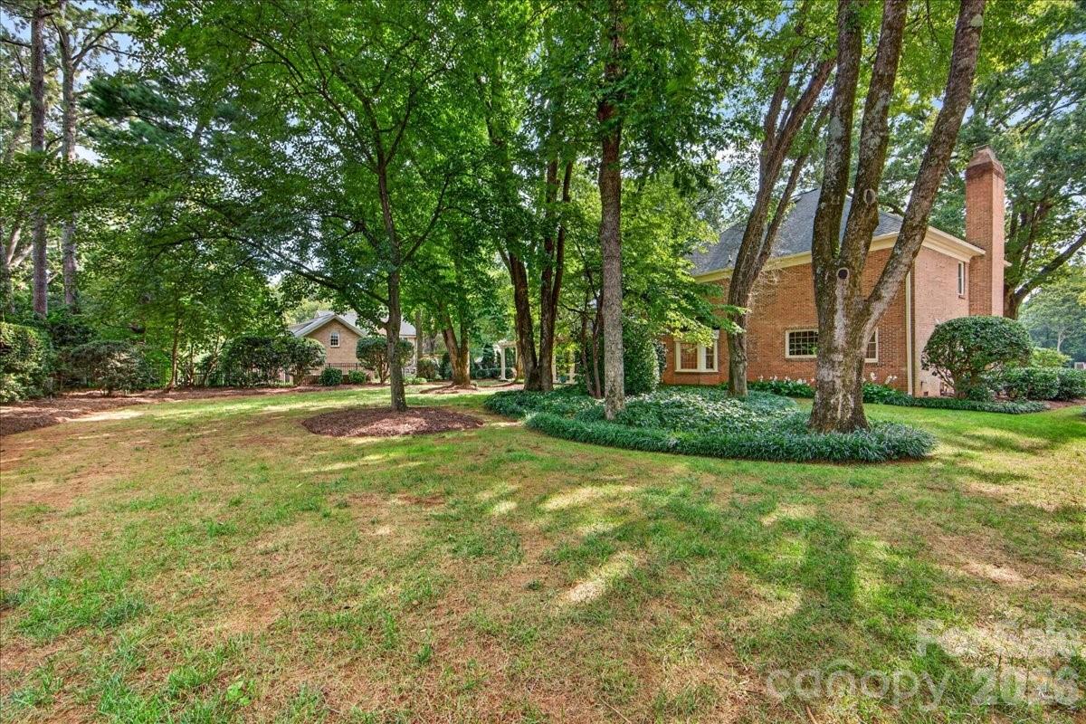 2349 Thetford Ct, Charlotte, NC 28211