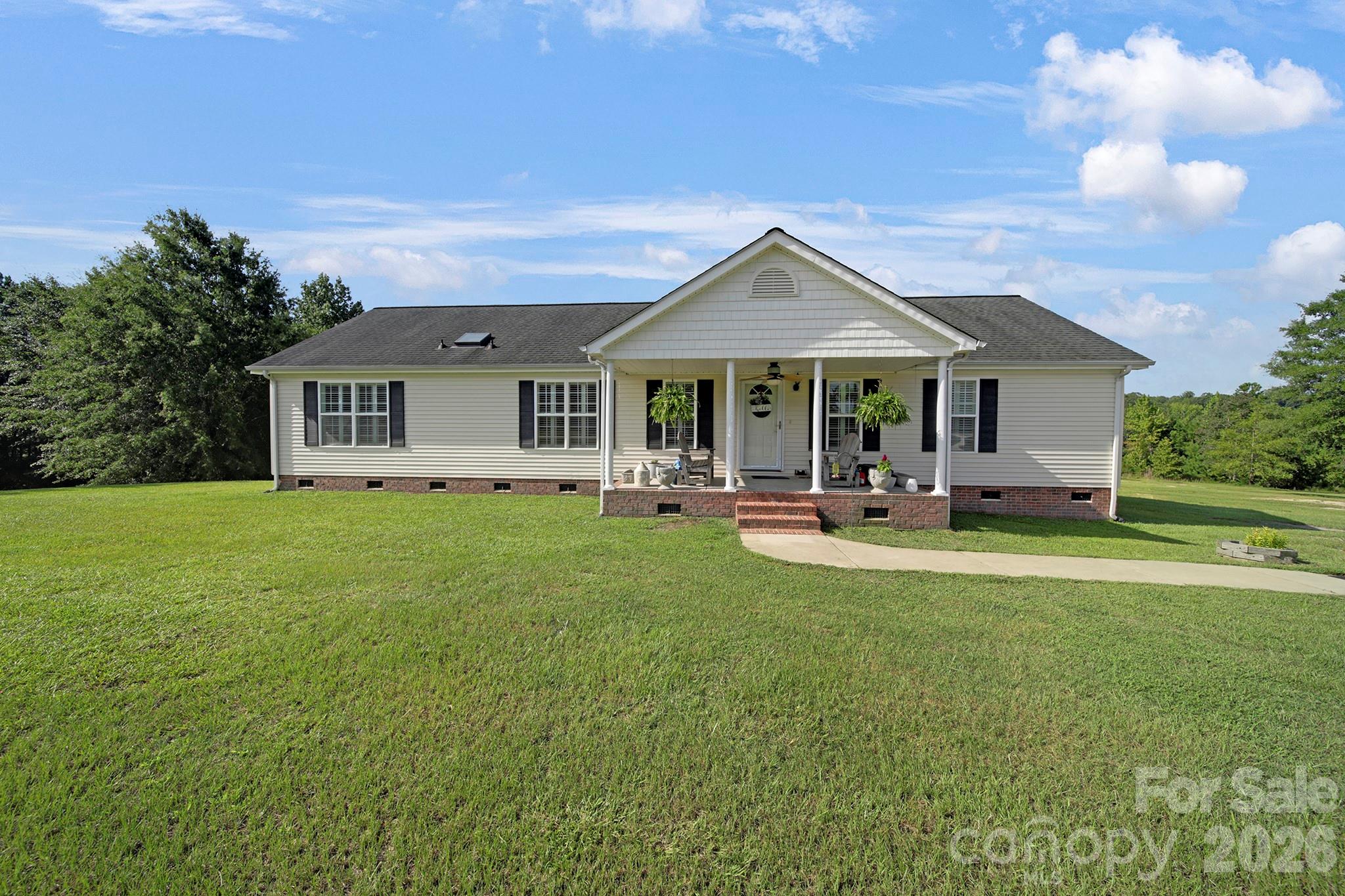 1915 Beach Ln, Heath Springs, SC 29058