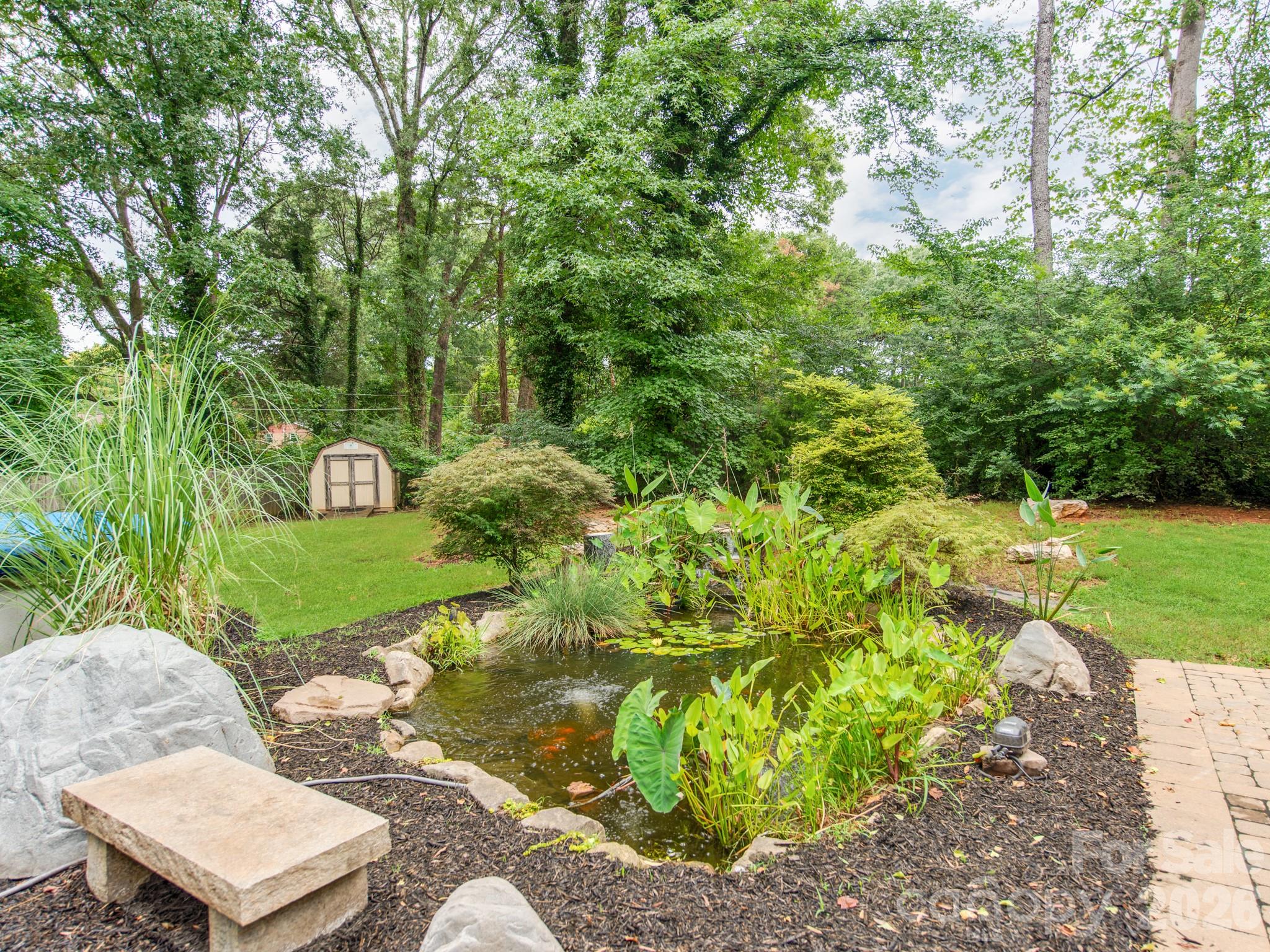3021 Cresthill Dr, Charlotte, NC 28212